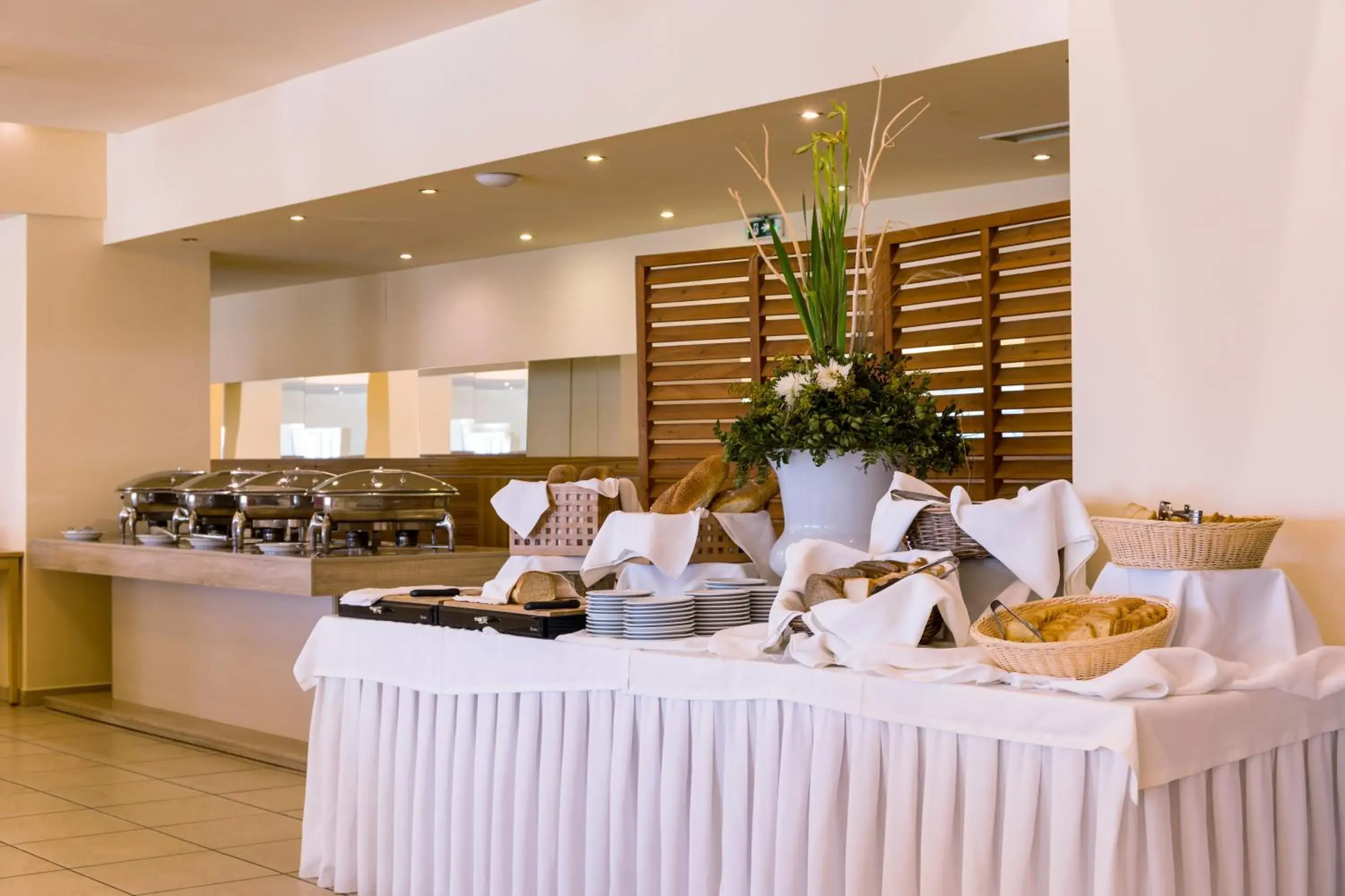 Restaurant/places to eat in Ariti Grand Hotel Restaurant/places to eat in Ariti Grand Hotel