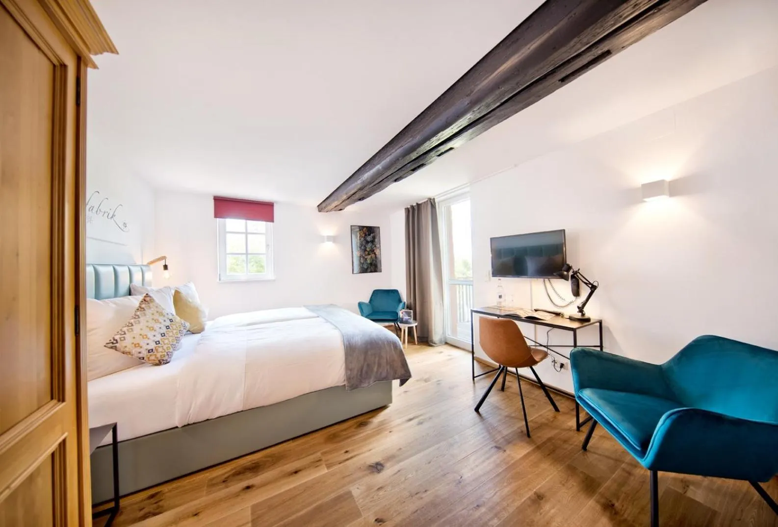 Photo of the whole room, Bed in Jordan's Untermühle