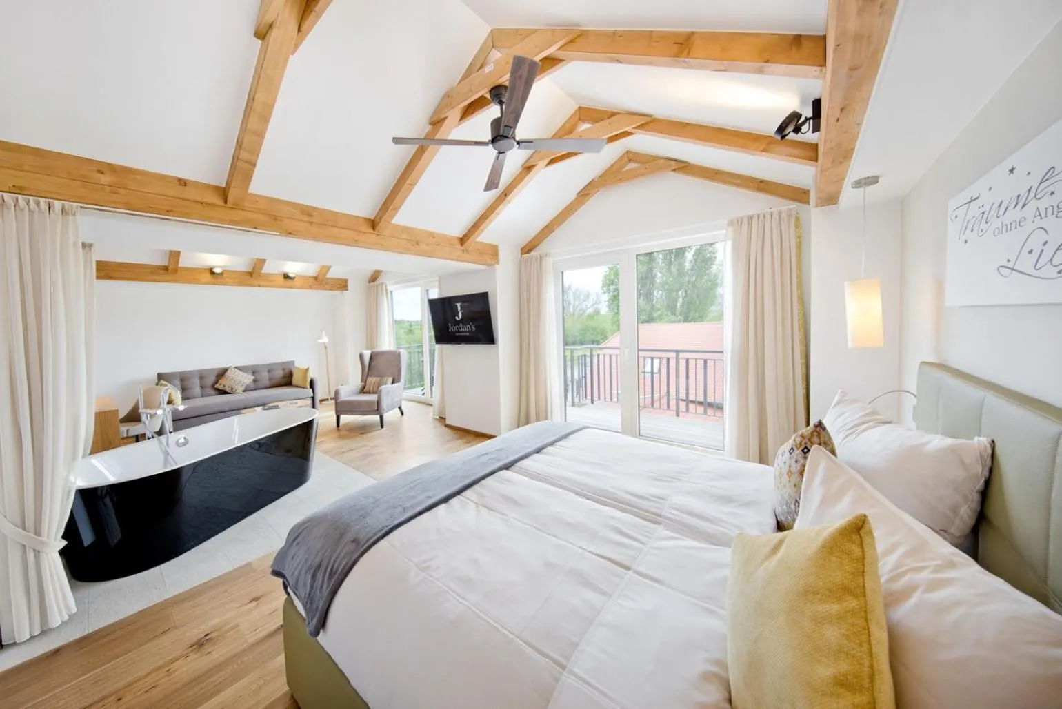 Photo of the whole room, Bed in Jordan's Untermühle