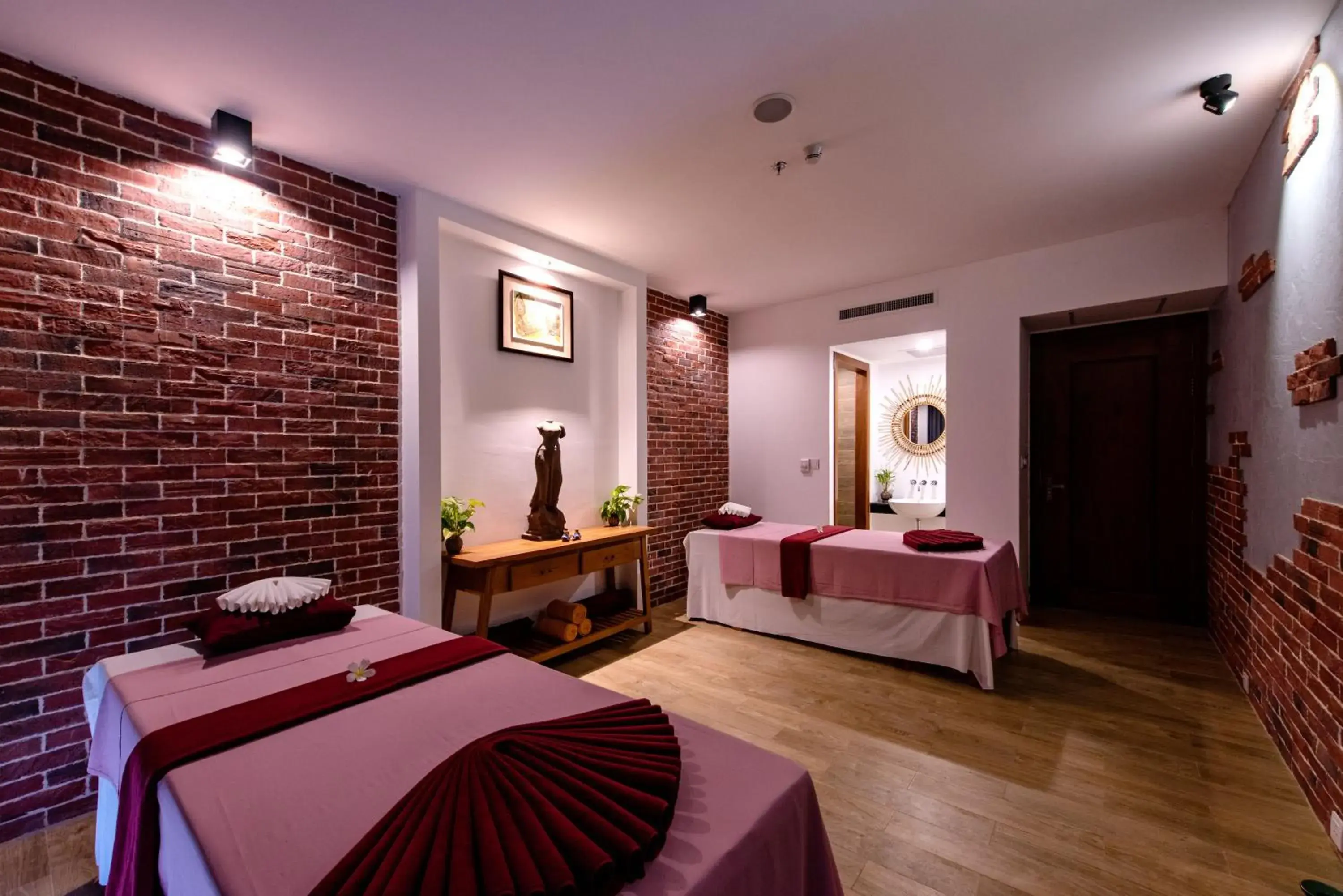 Massage, Bed in Pacific Hotel & Spa