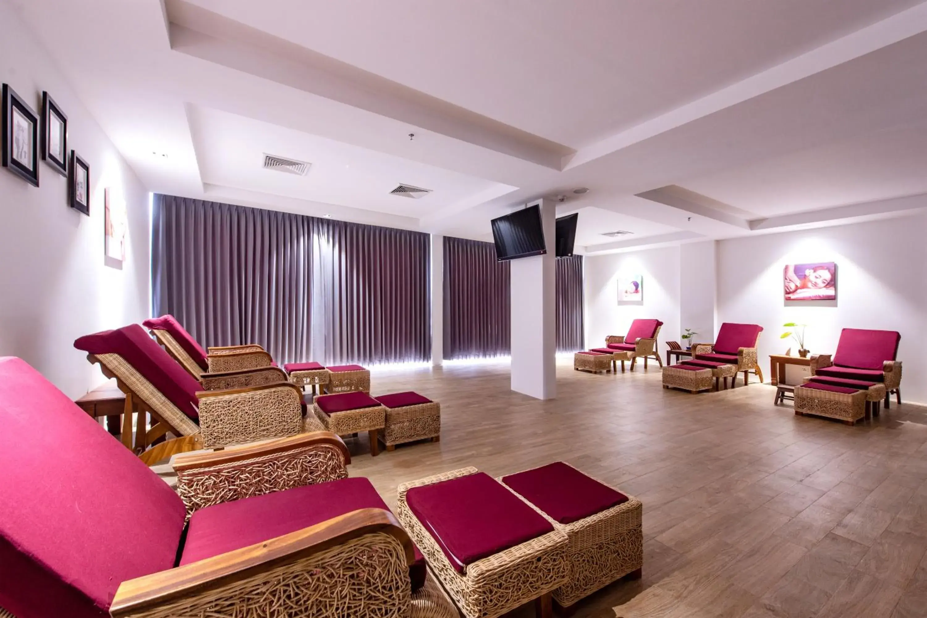 Massage in Pacific Hotel & Spa