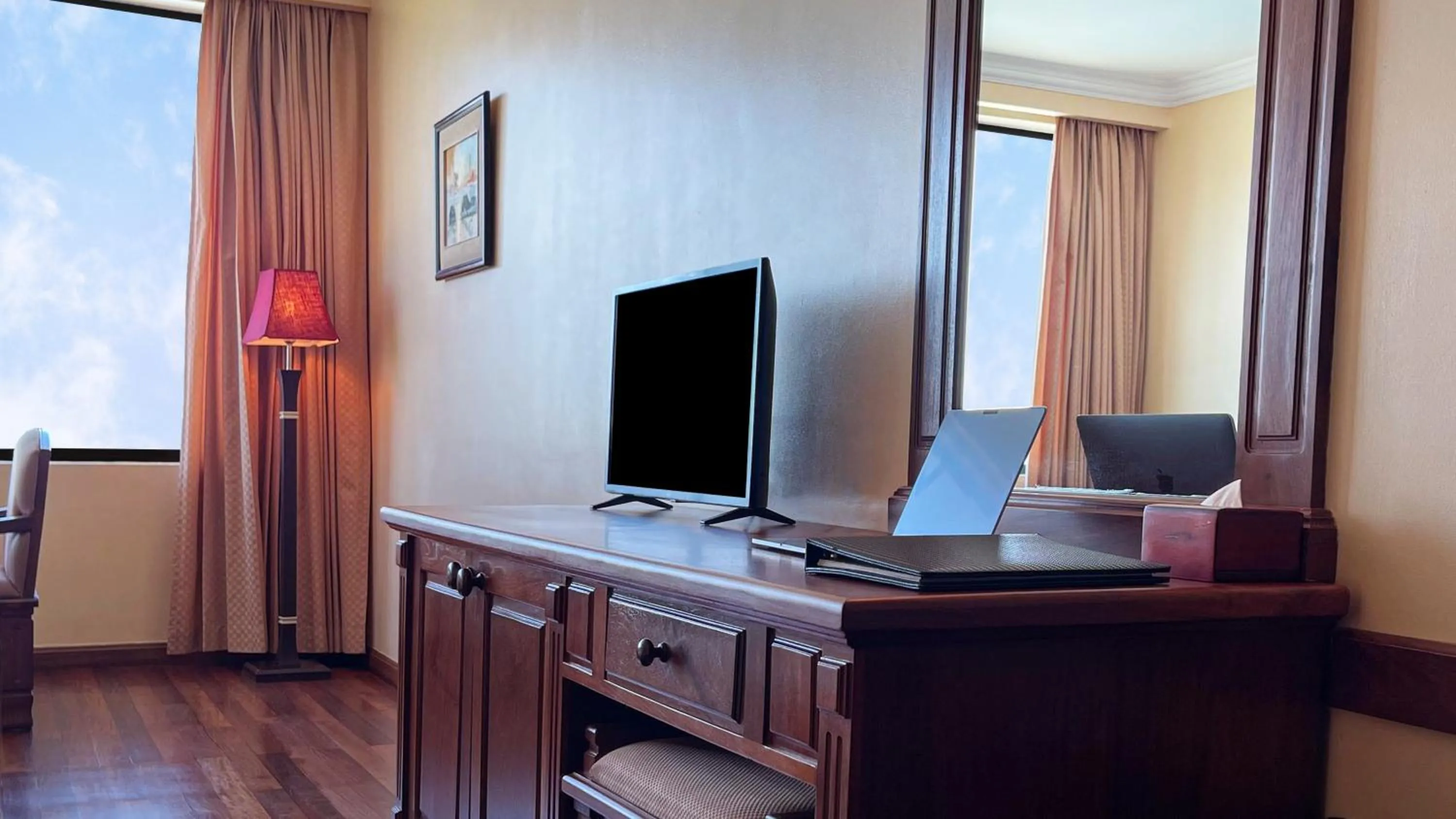 TV and multimedia in Pacific Hotel & Spa