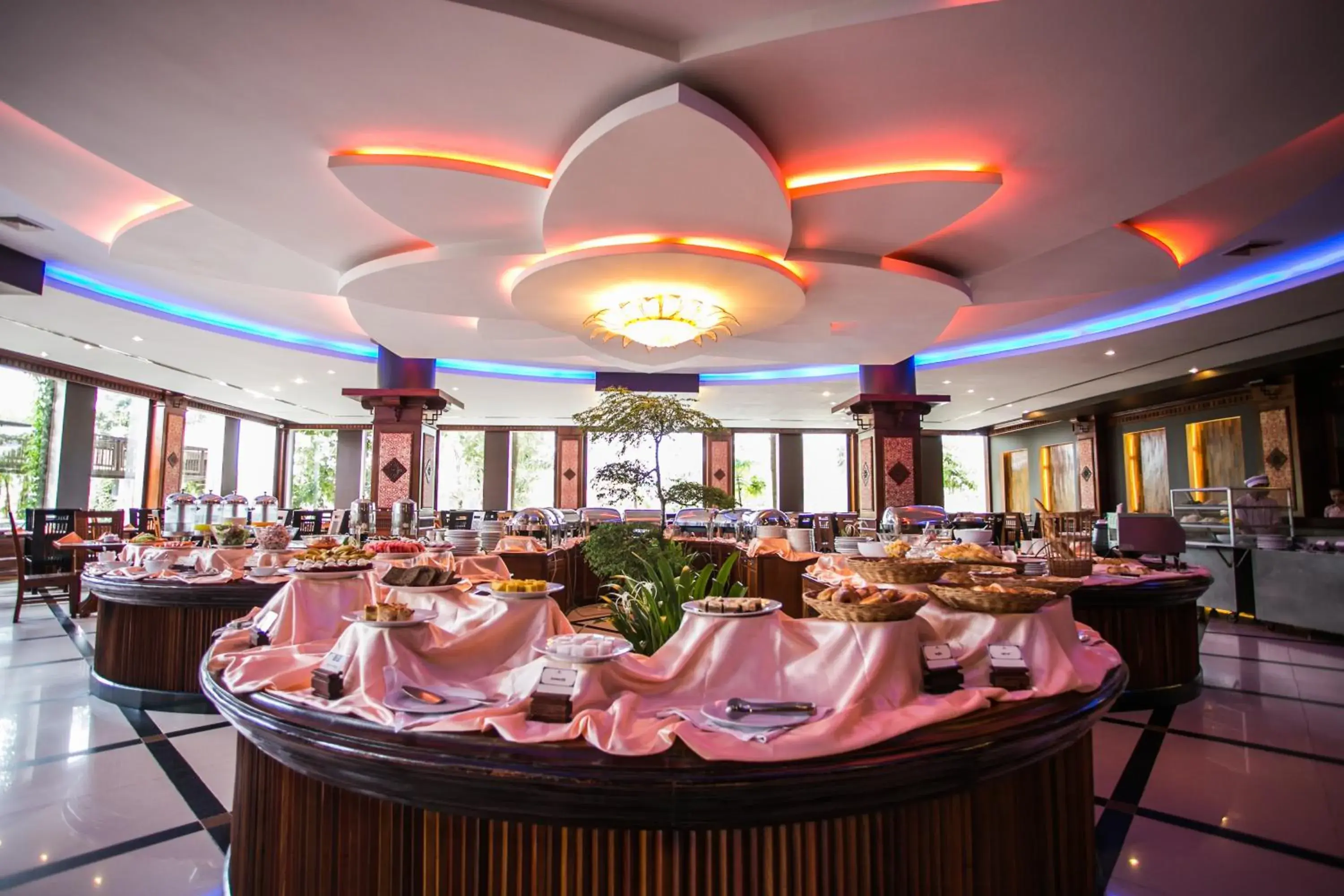 Buffet breakfast, Restaurant/Places to Eat in Pacific Hotel & Spa