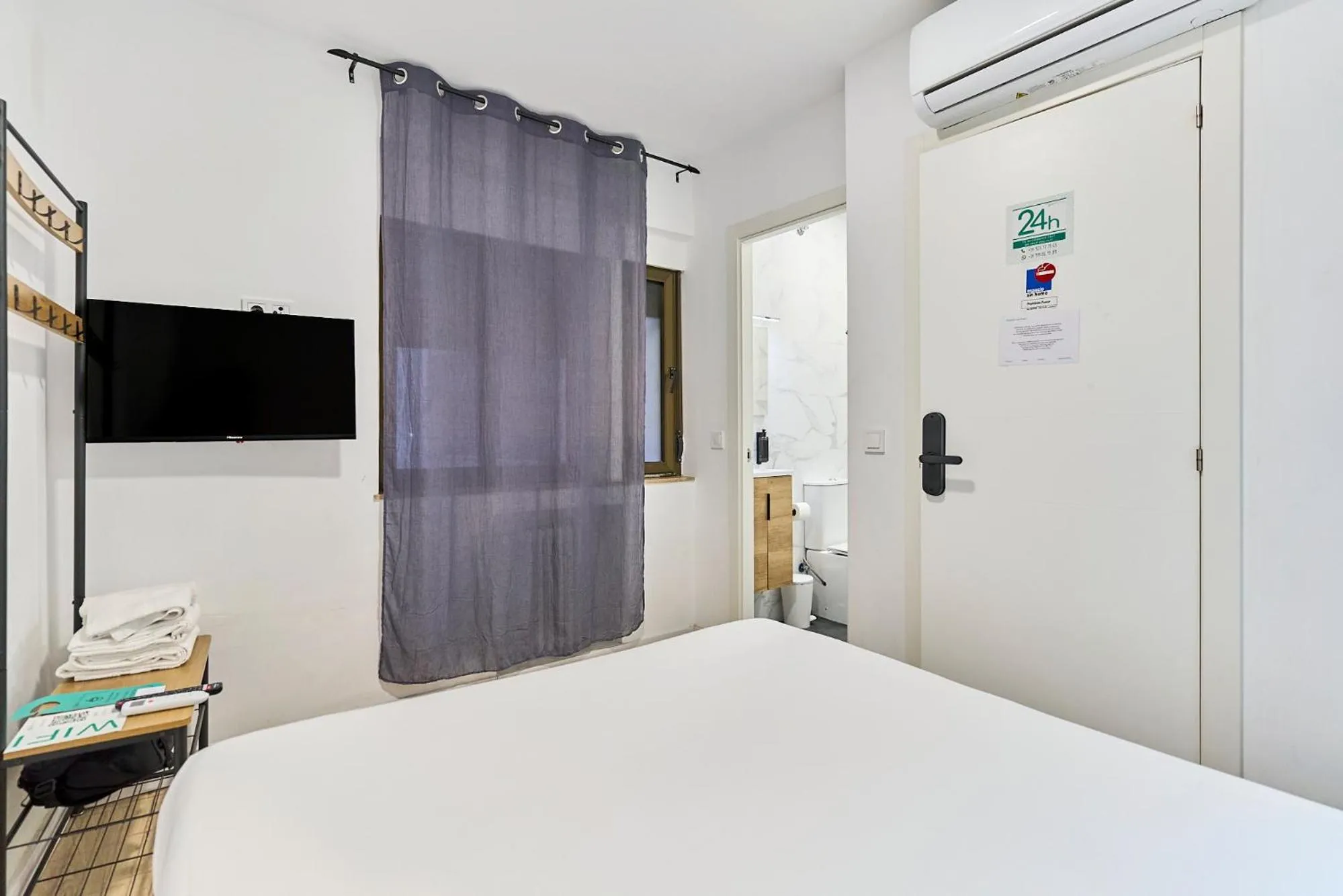 Shower, Bed in Hostal Carmen by gaiarooms