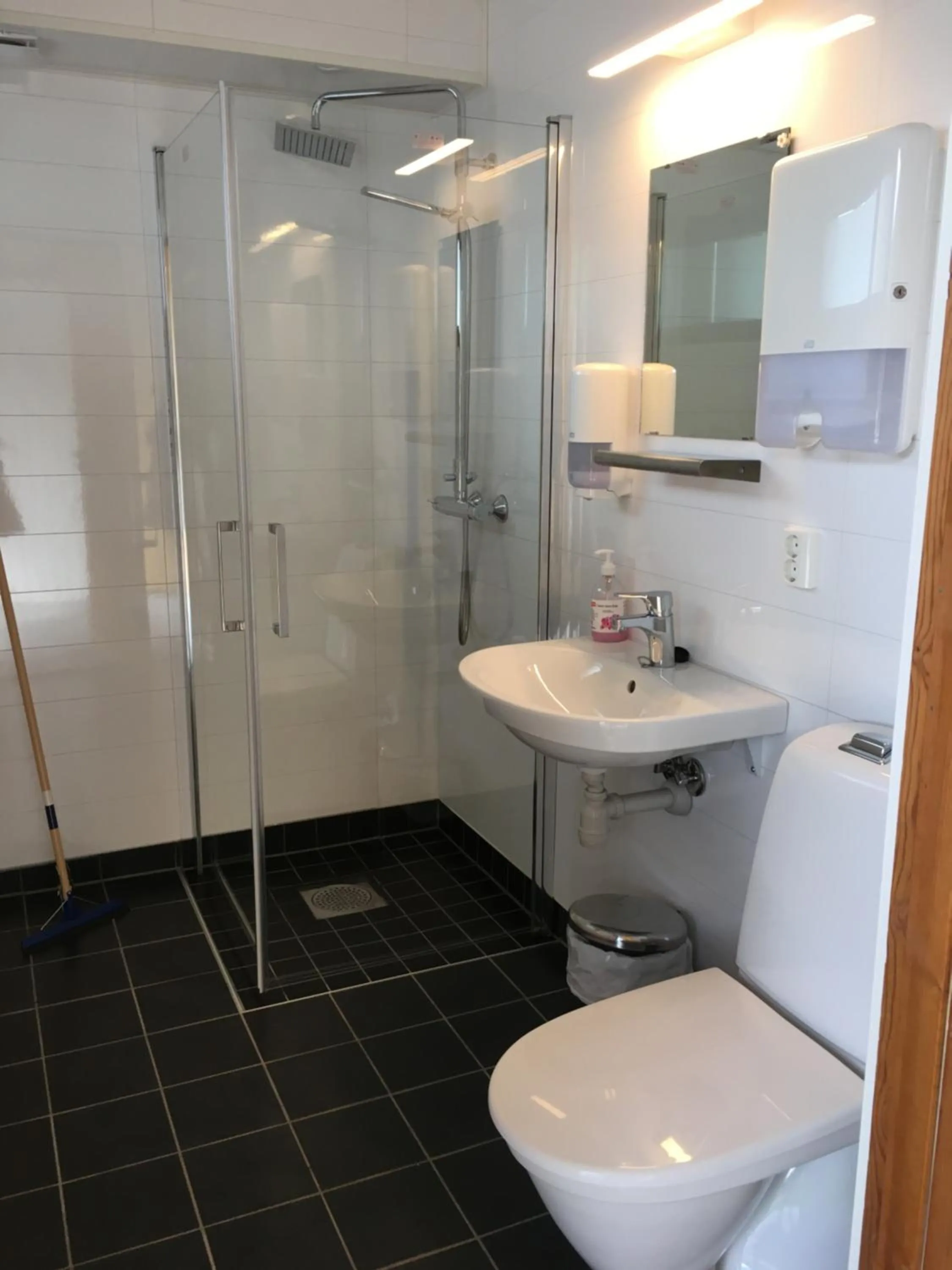 Shower in Sandmoen Bed & Breakfast, Free Parking