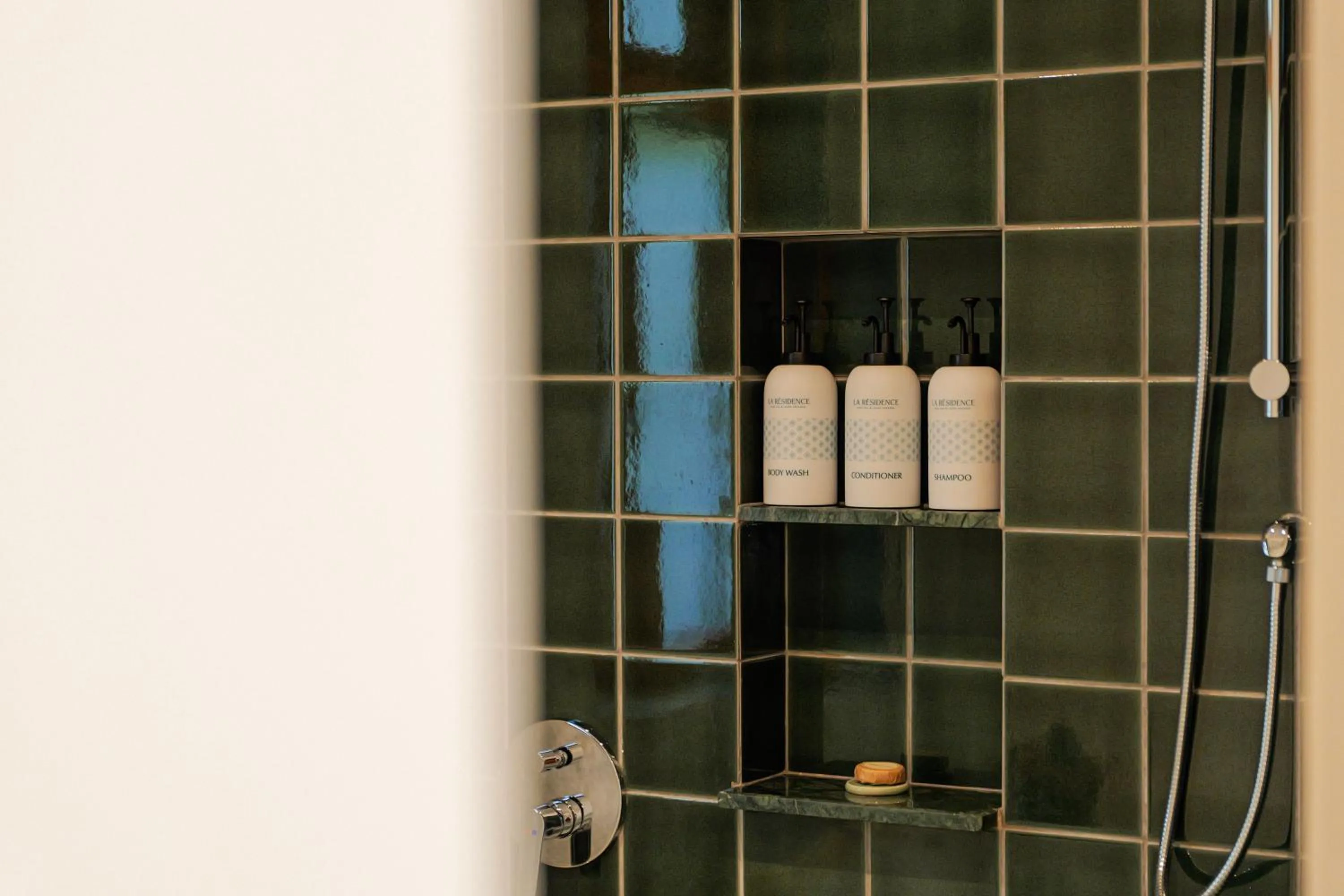 Bathroom in La Résidence Phou Vao