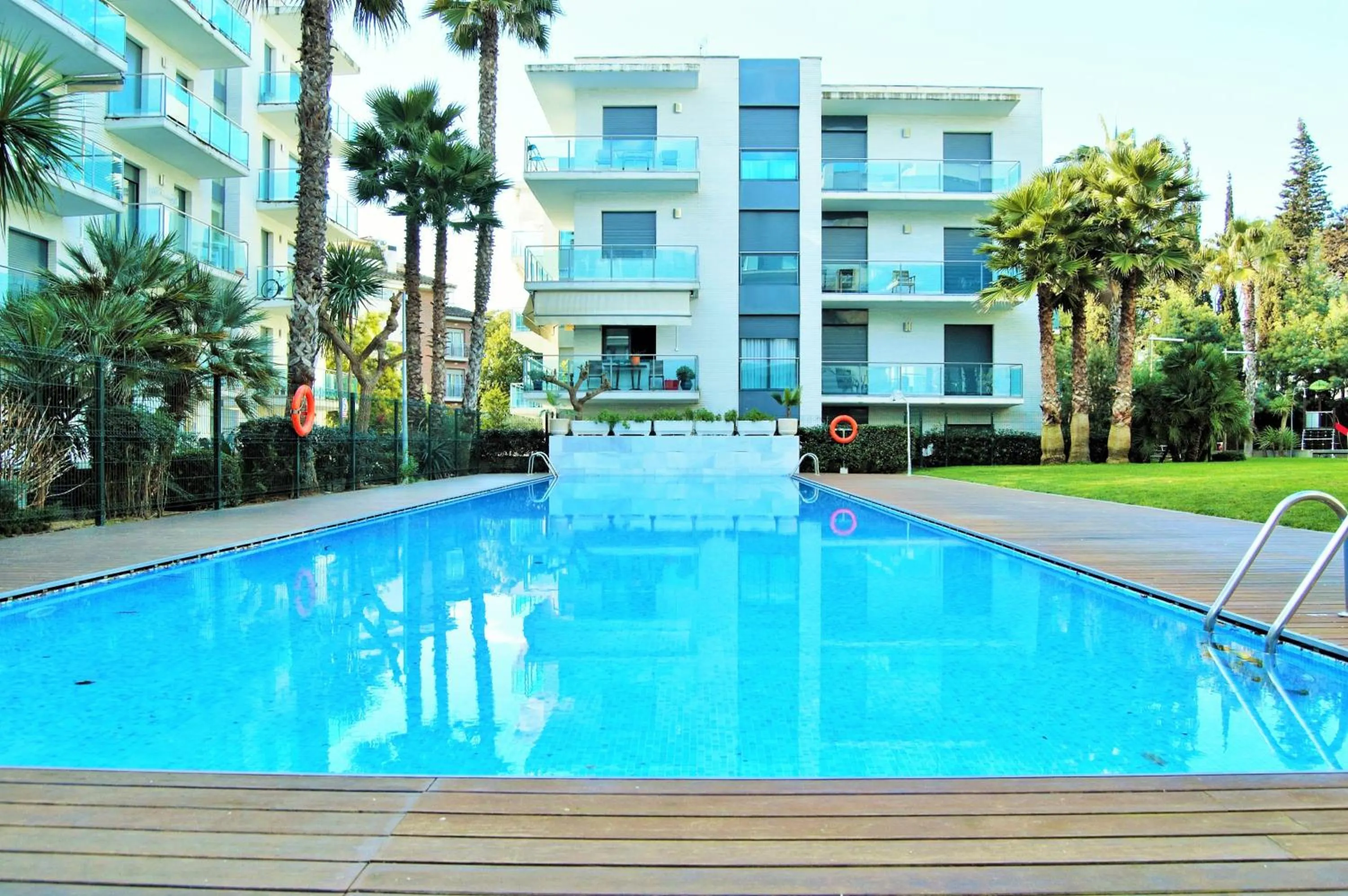 Swimming pool in Apartamento Ainara Garden Family