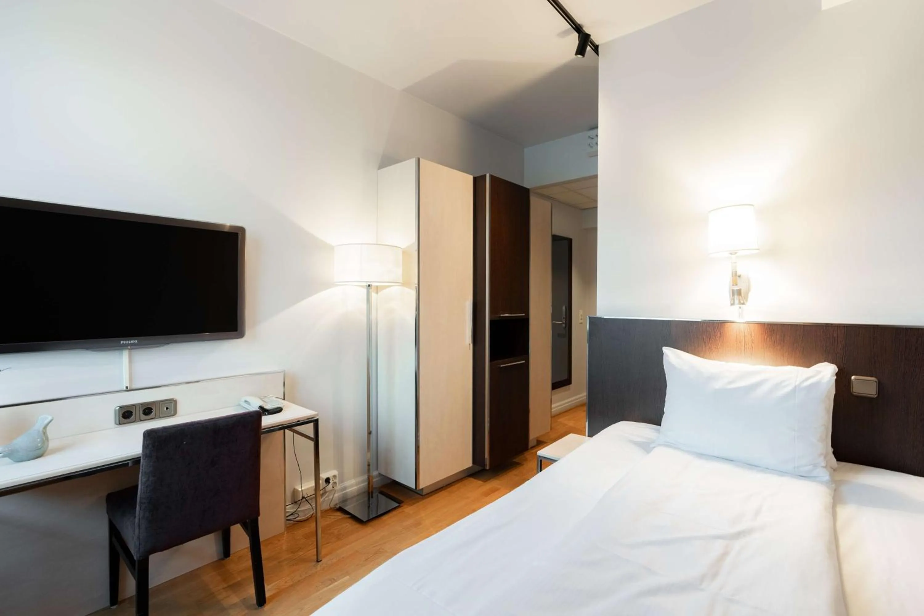 Bedroom, Bed in Scandic Alexandra Molde