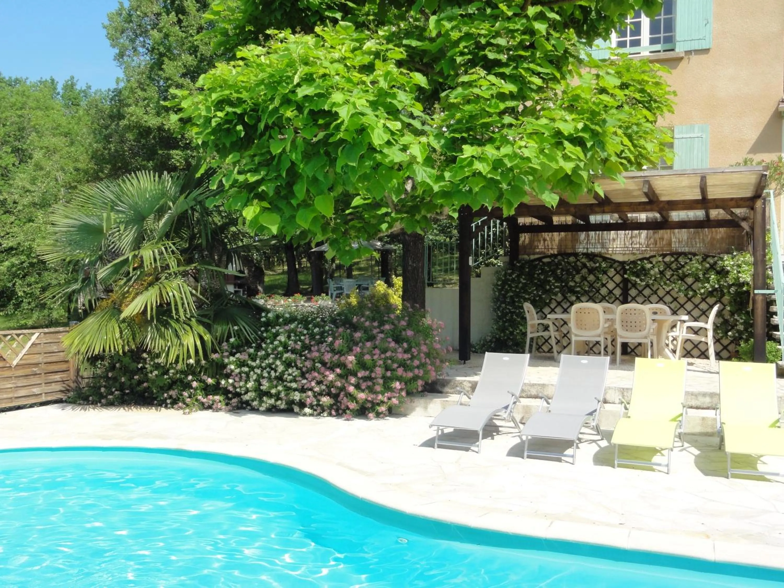 Swimming pool in Les Feuillantines Perigord Noir