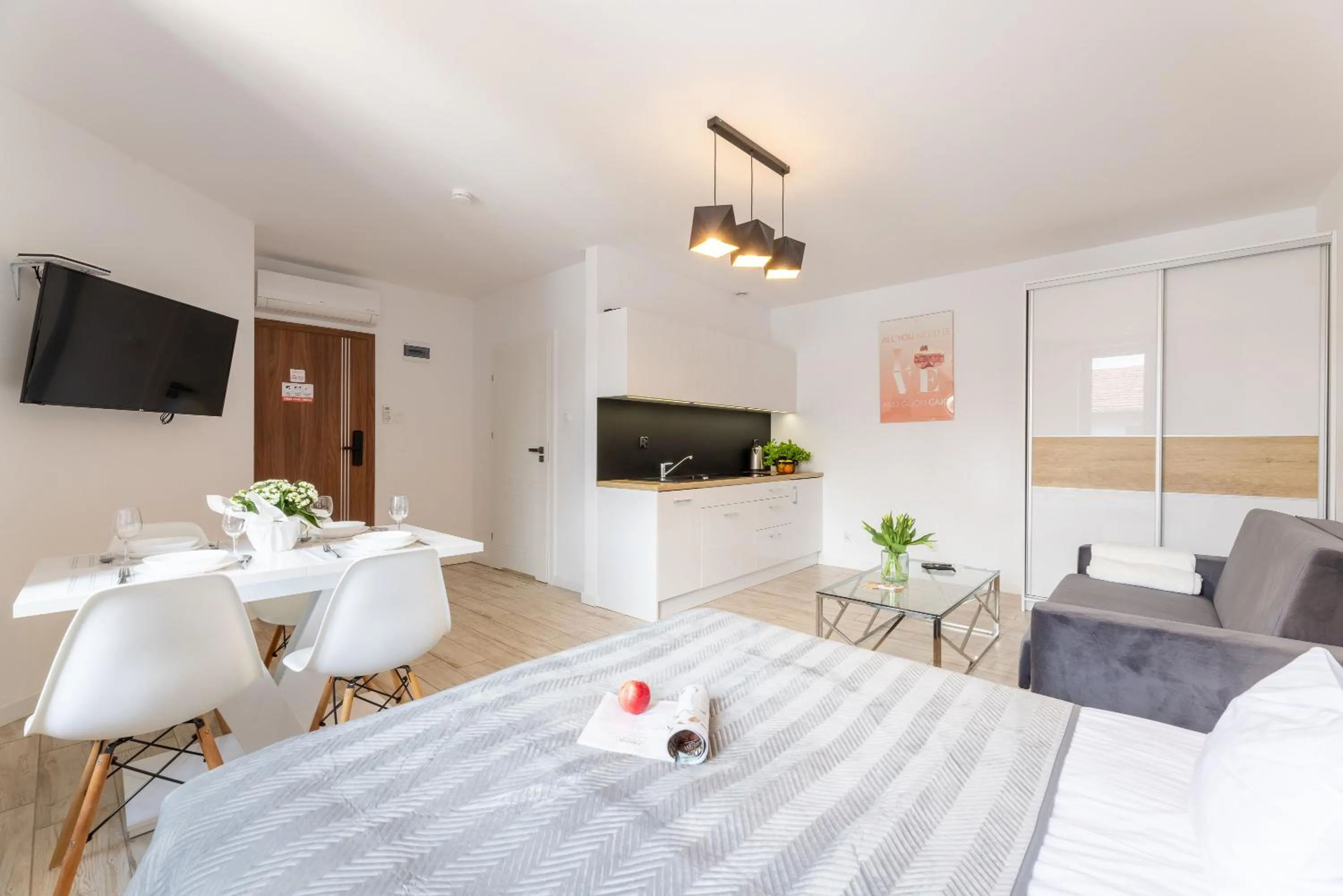 Kitchen or kitchenette in Apartamenty Bałtyckie - Grand Baltic - WIFI, Klimatyzacja, Sala Zabaw, Taras wypoczynkowy, centrum Ustki