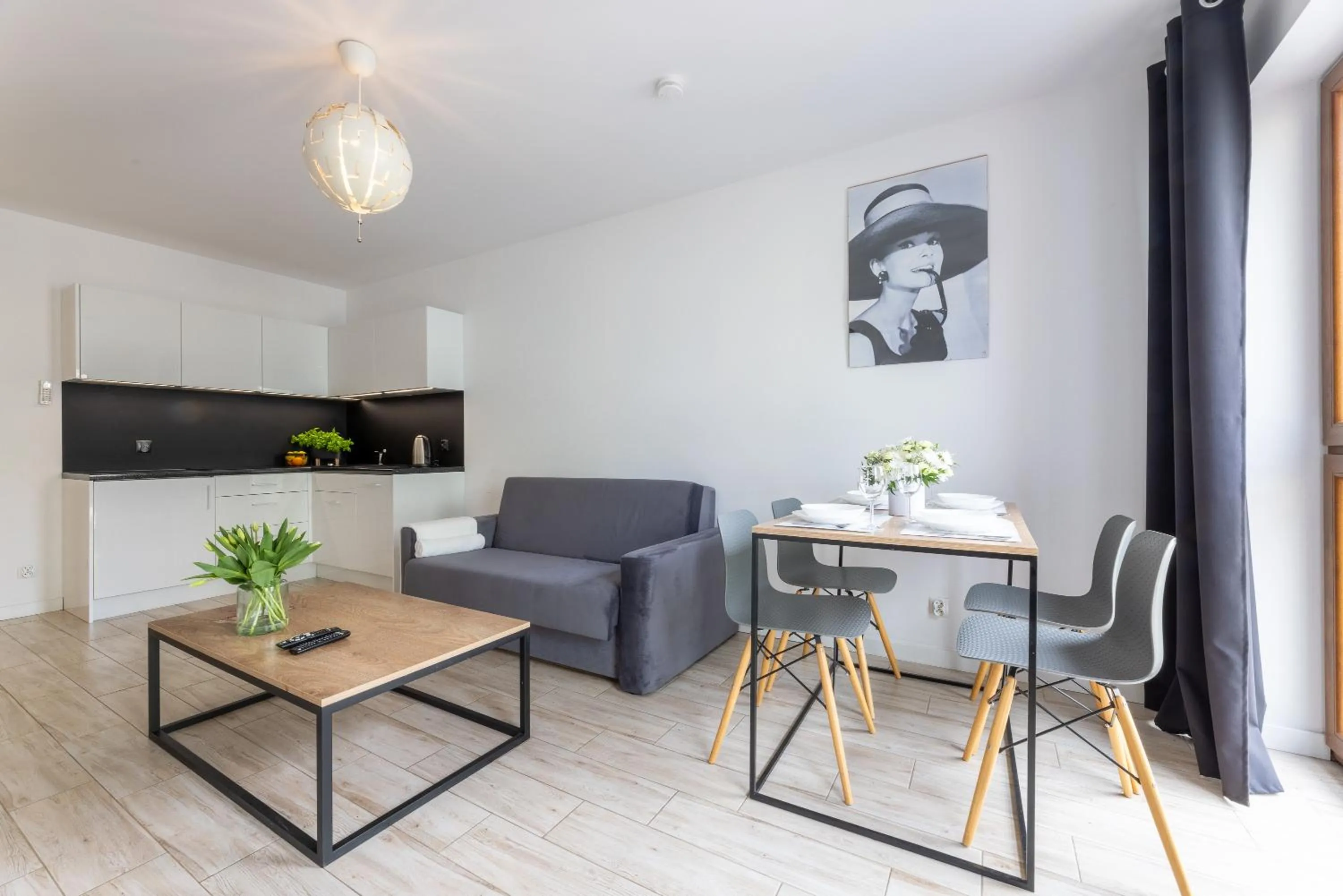 Kitchen or kitchenette in Apartamenty Bałtyckie - Grand Baltic - WIFI, Klimatyzacja, Sala Zabaw, Taras wypoczynkowy, centrum Ustki