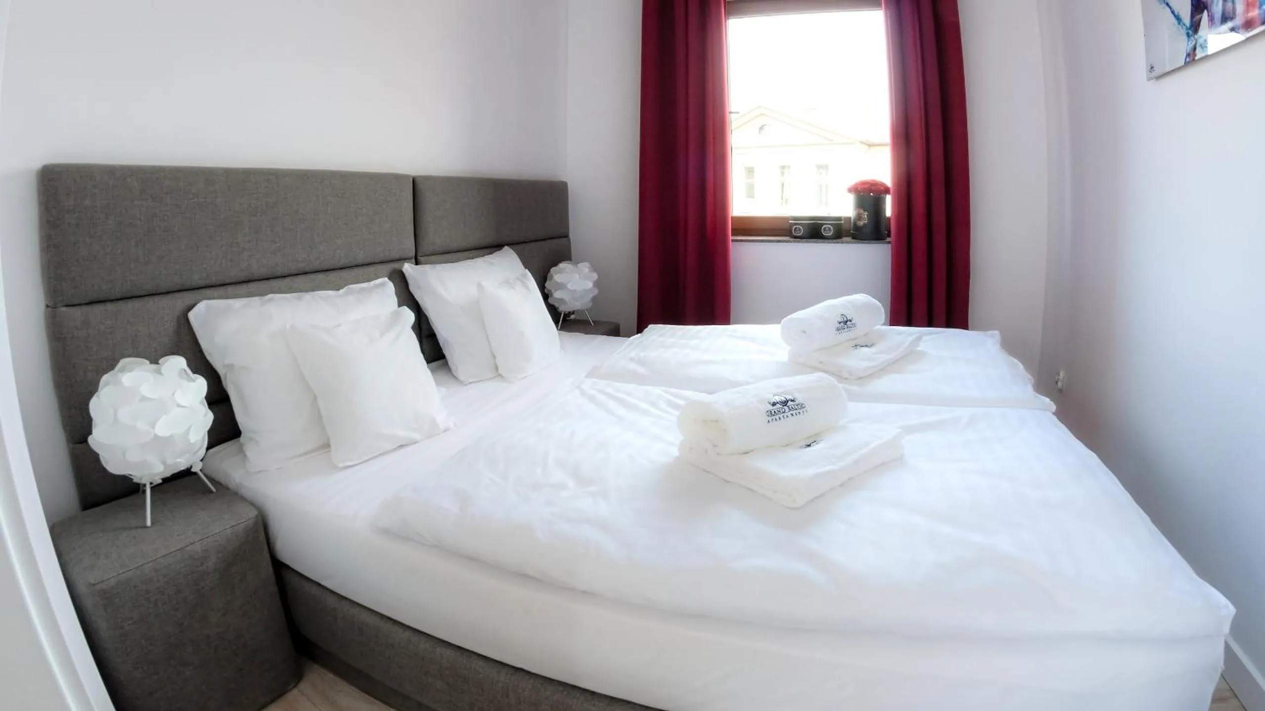 Bedroom, Bed in Apartamenty Bałtyckie - Grand Baltic - WIFI, Klimatyzacja, Sala Zabaw, Taras wypoczynkowy, centrum Ustki