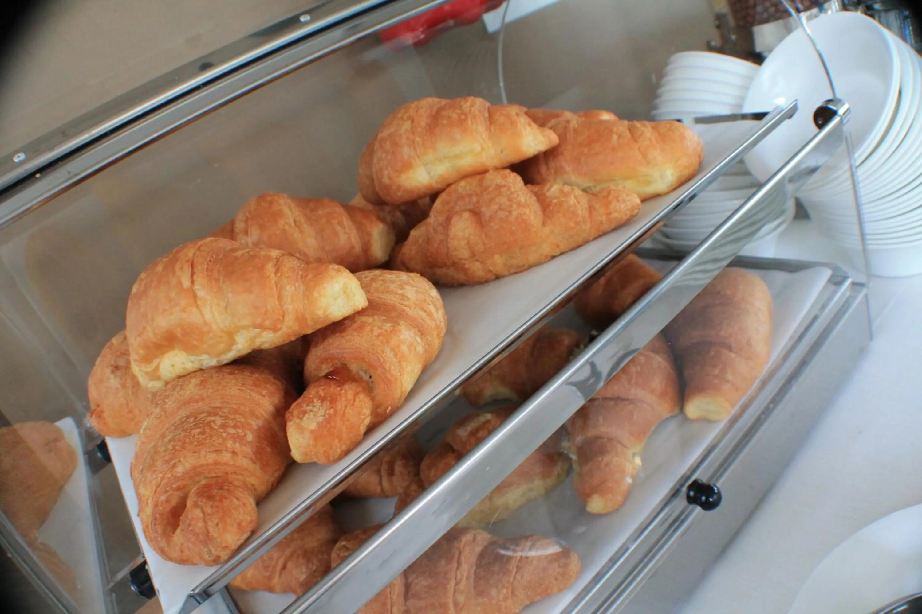 Buffet breakfast in Il Parco Sul Mare Resort & SPA