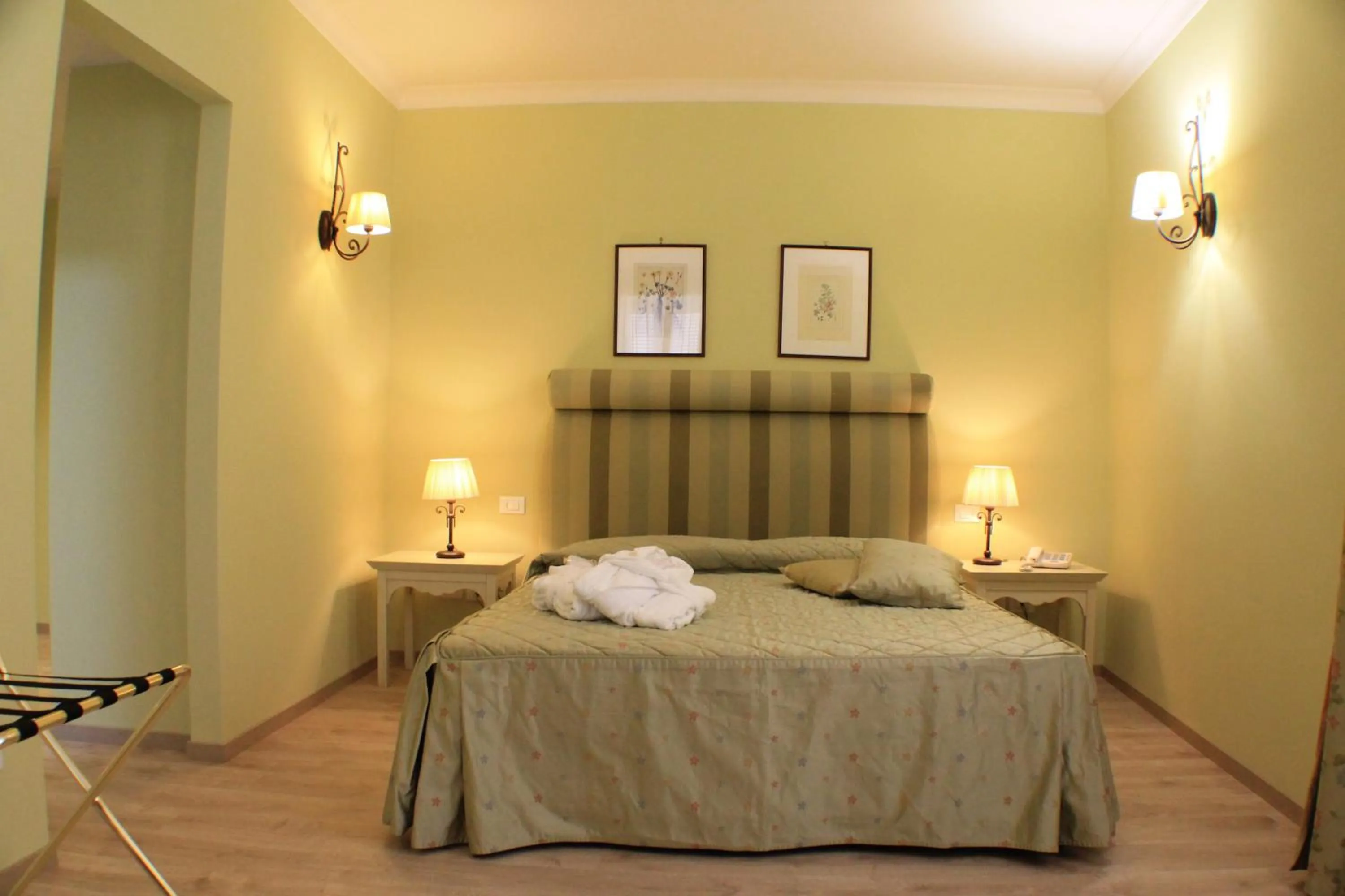 Bedroom, Bed in Il Parco Sul Mare Resort & SPA