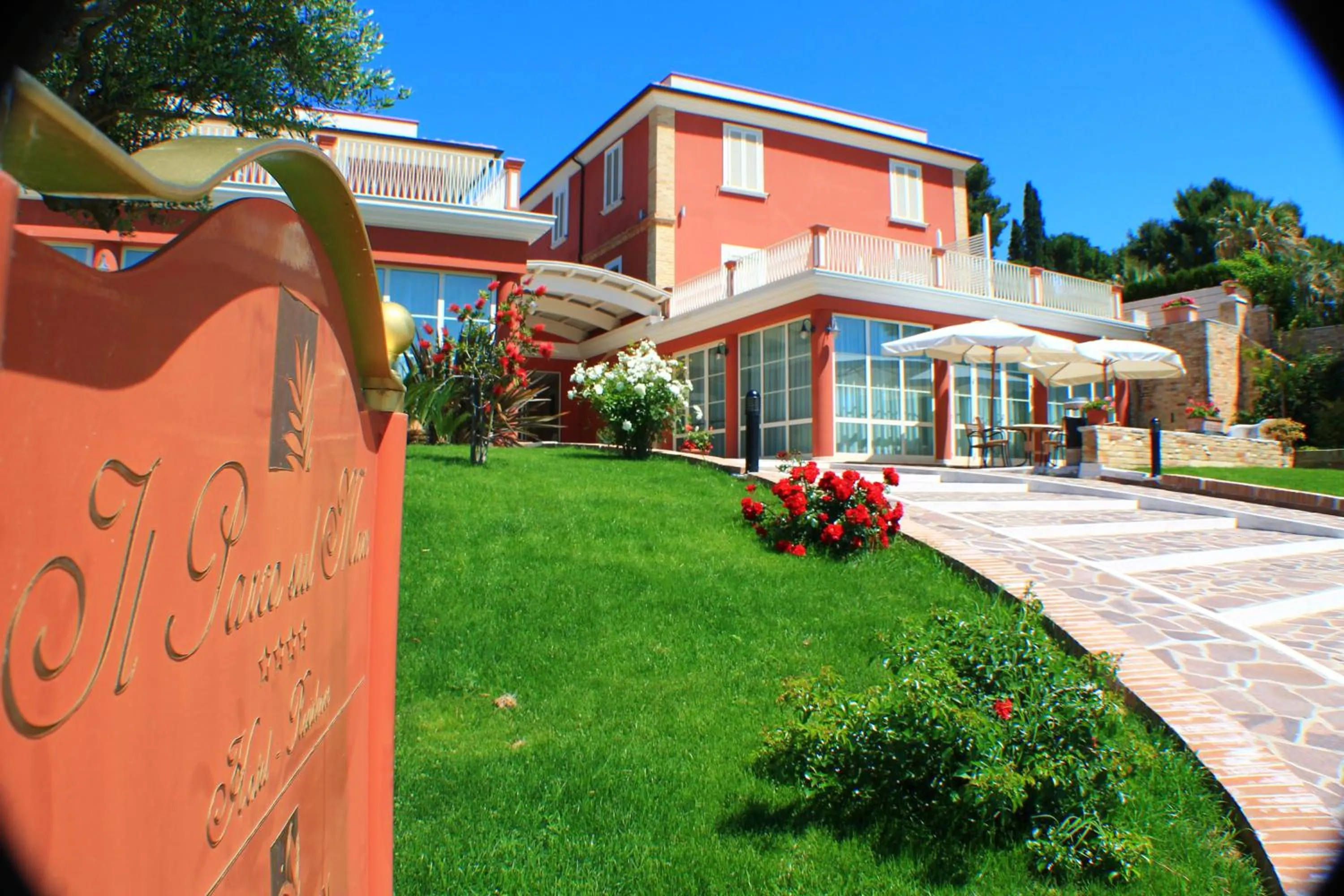 Facade/entrance in Il Parco Sul Mare Resort & SPA