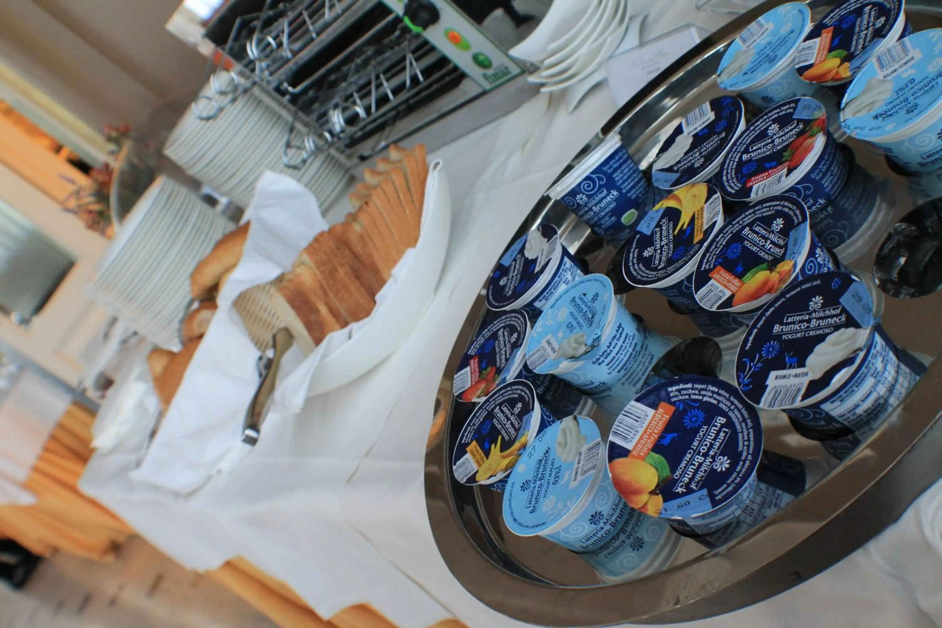 Buffet breakfast in Il Parco Sul Mare Resort & SPA