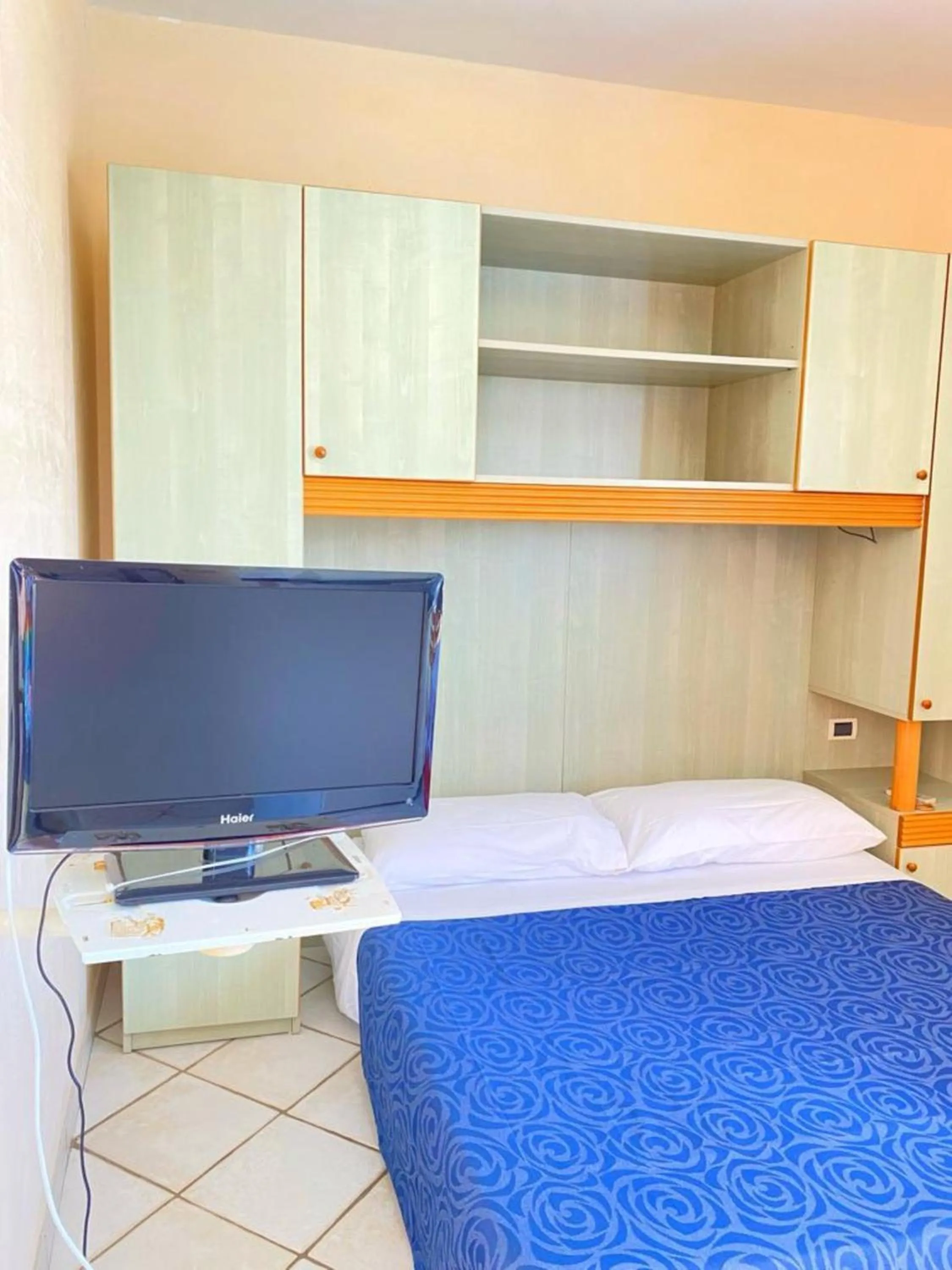 Photo of the whole room, Bed in Tramonti Residence