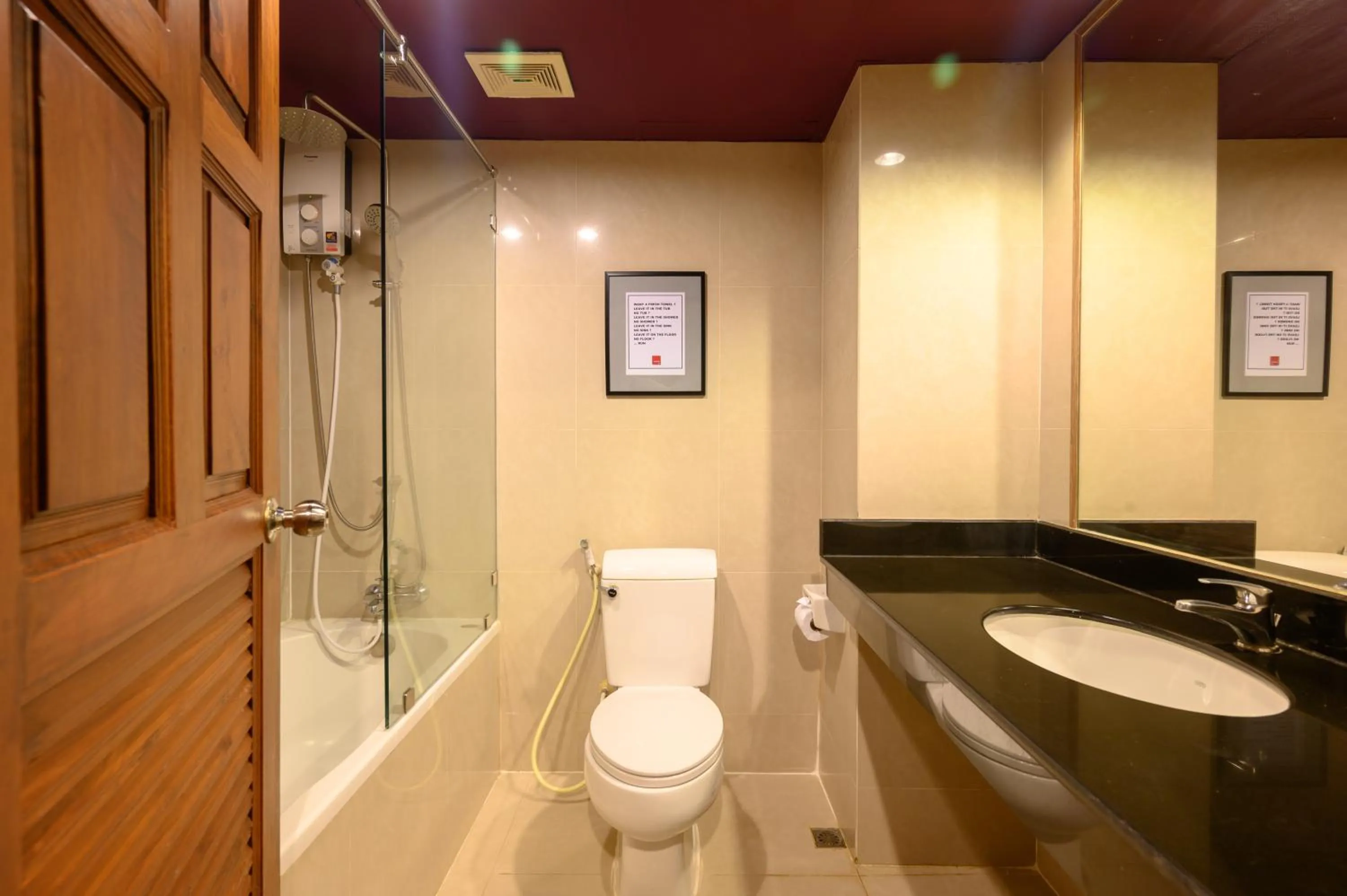 Shower, Bathroom in Quarter 09 Beach