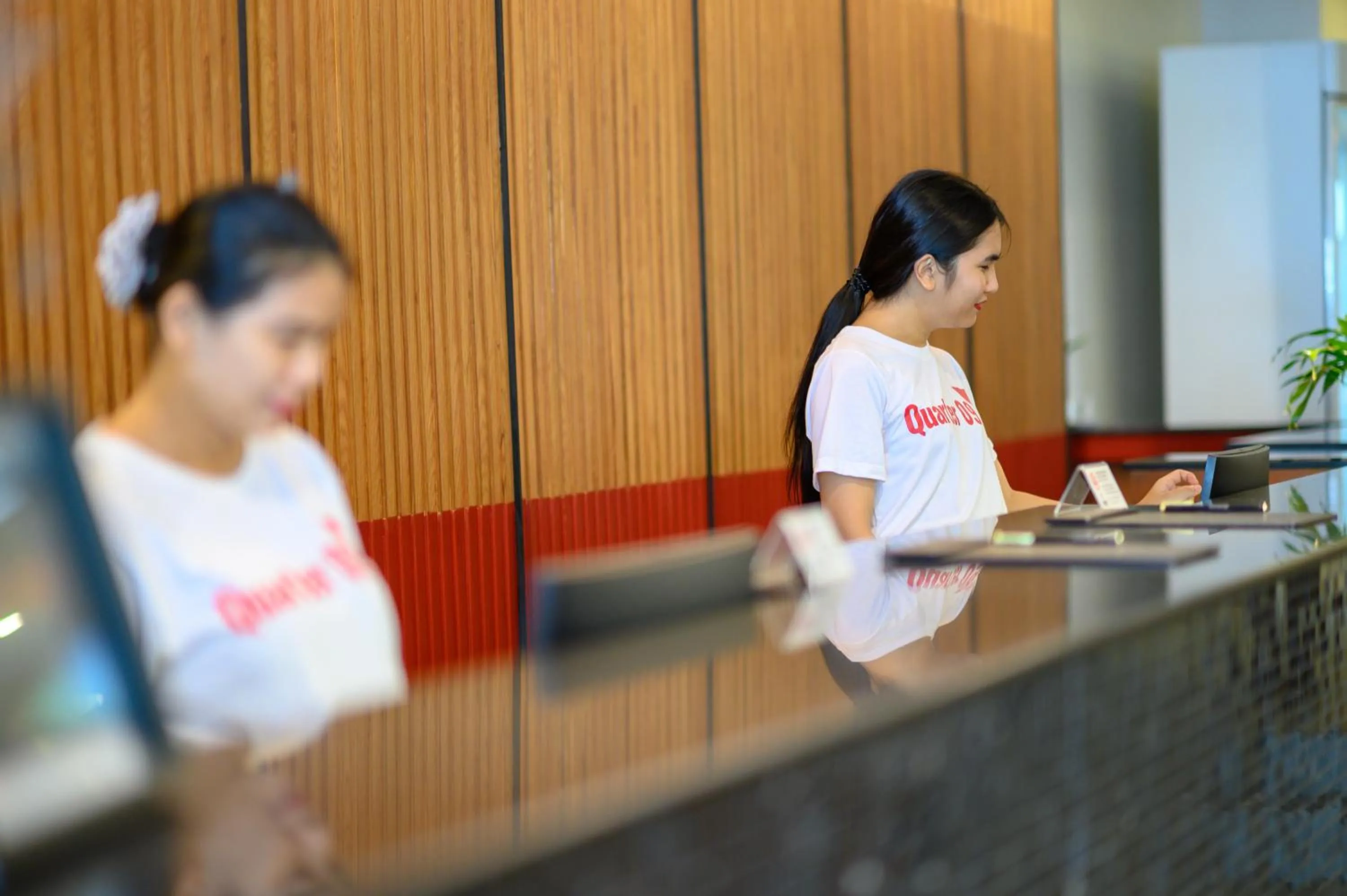 Staff in Quarter 09 Beach