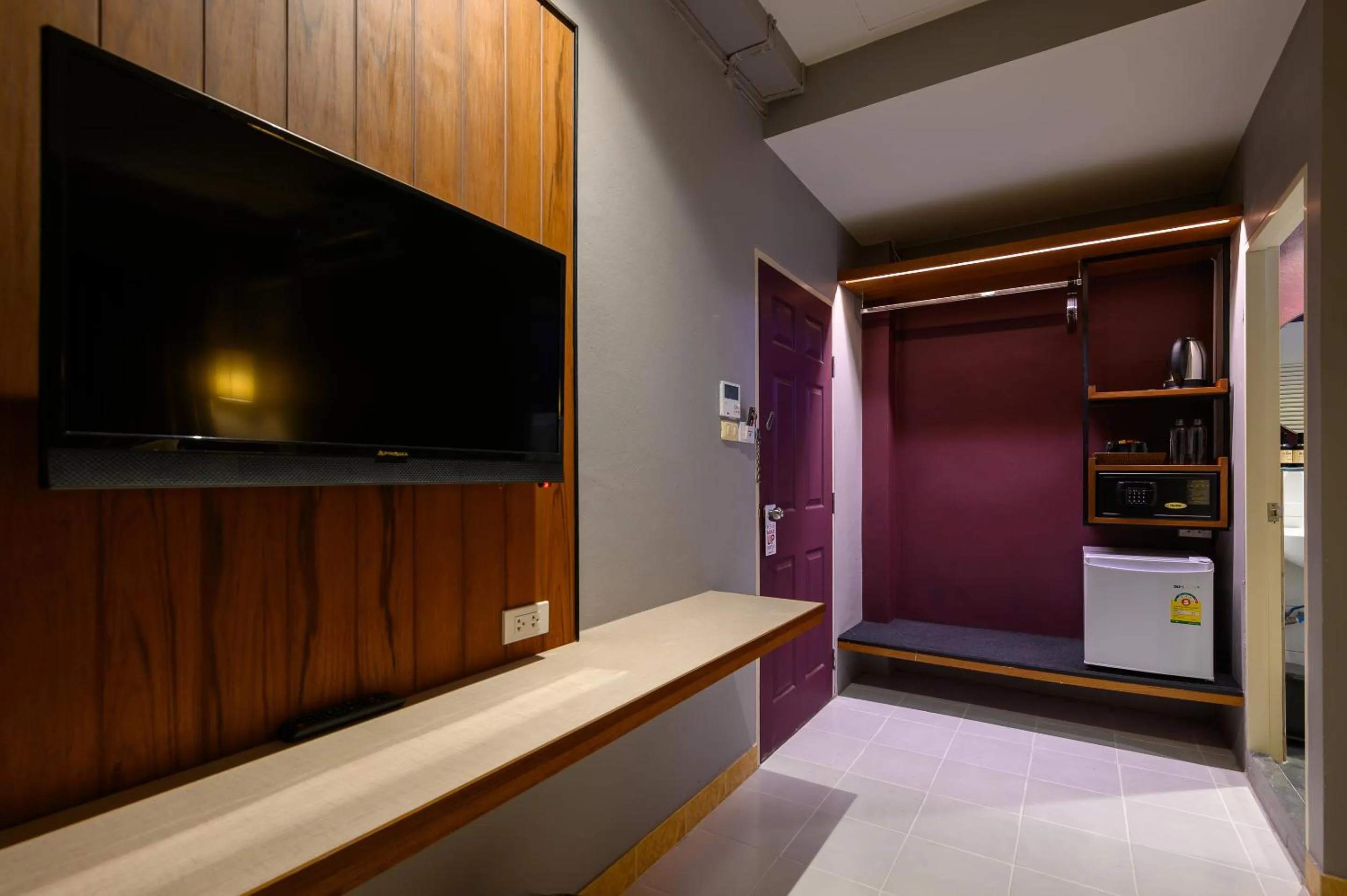 TV and multimedia, TV/Entertainment Center in Quarter 09 Beach