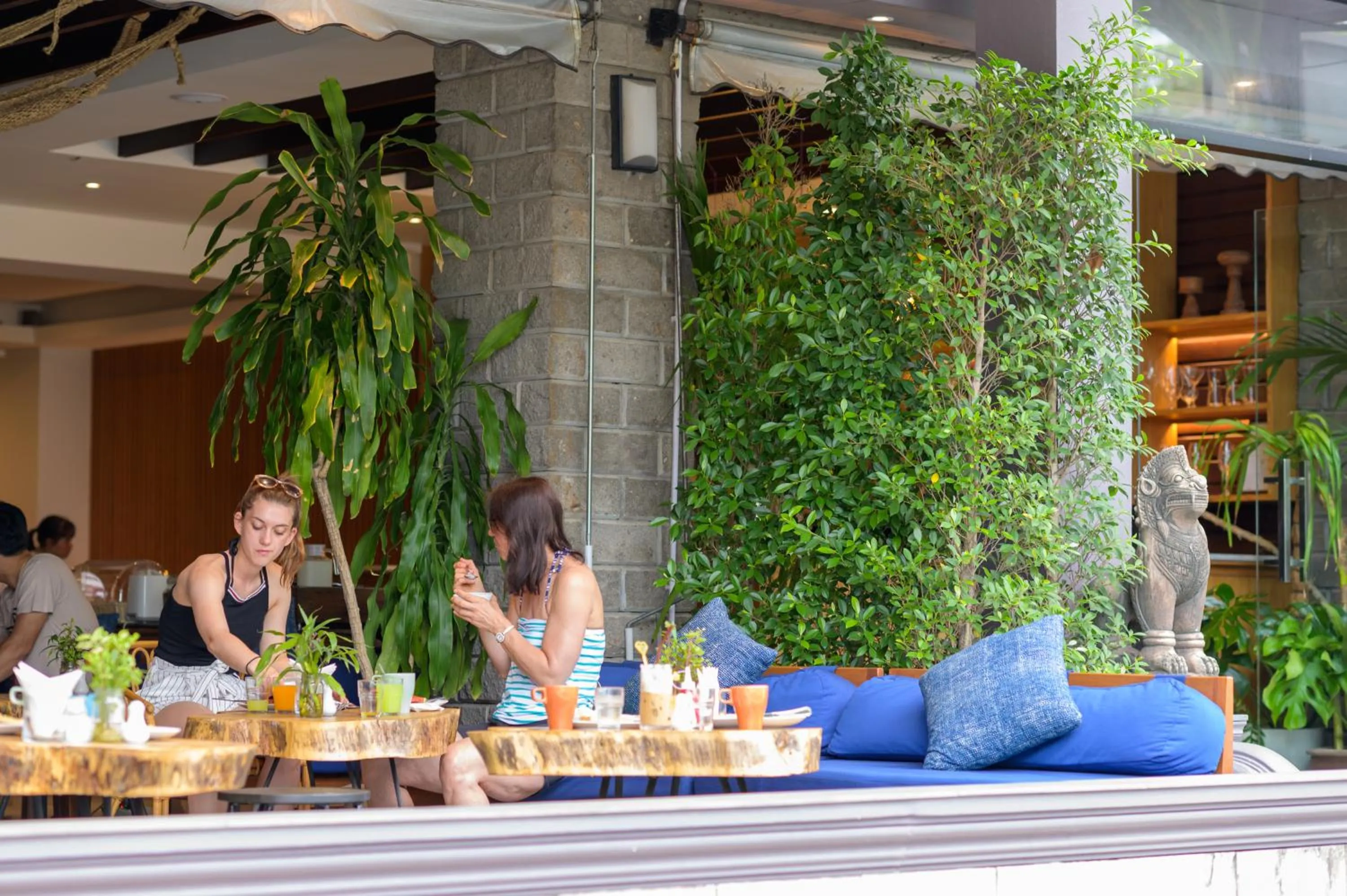 Food in Quarter 09 Beach