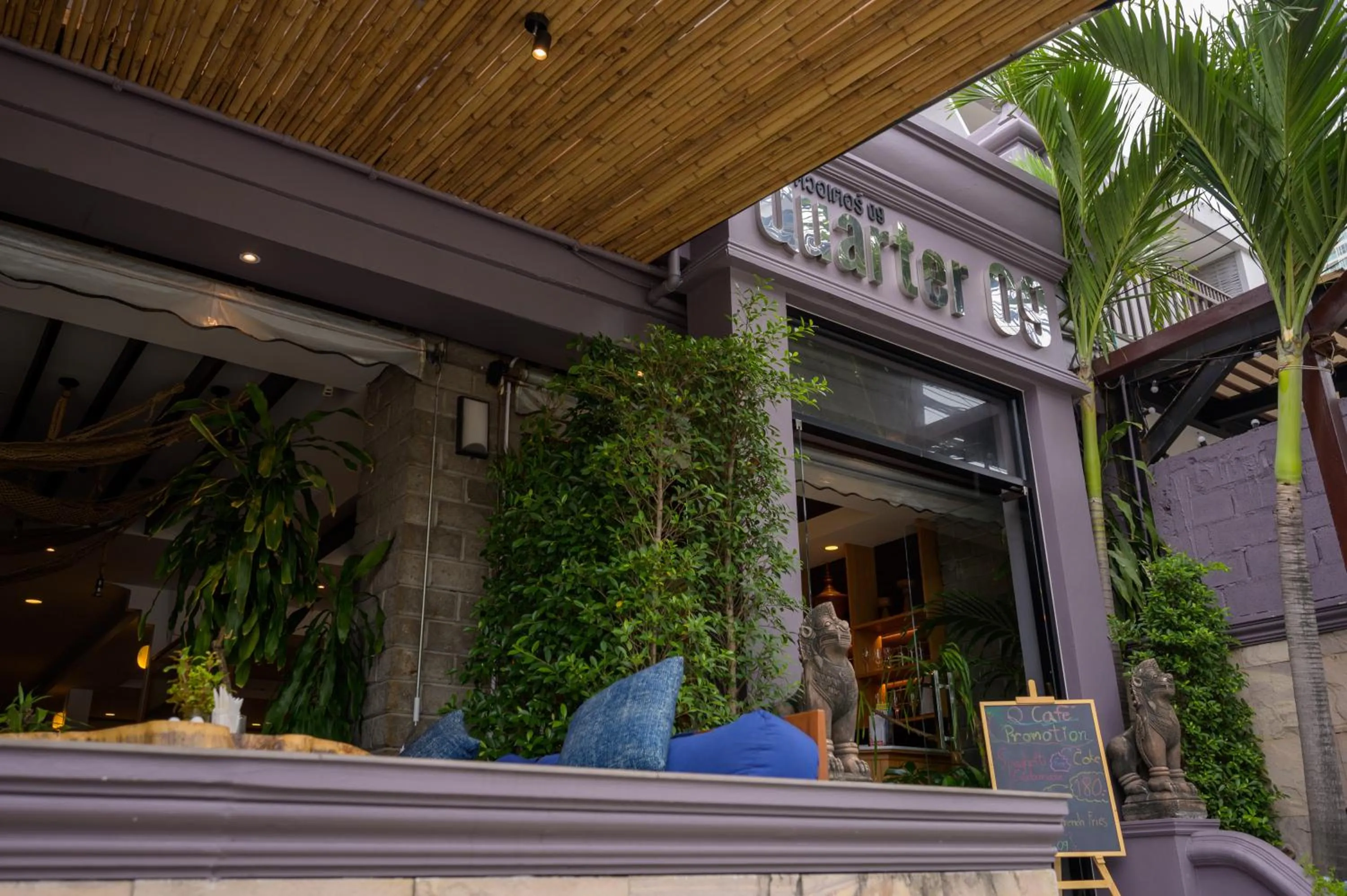 Restaurant/places to eat in Quarter 09 Beach