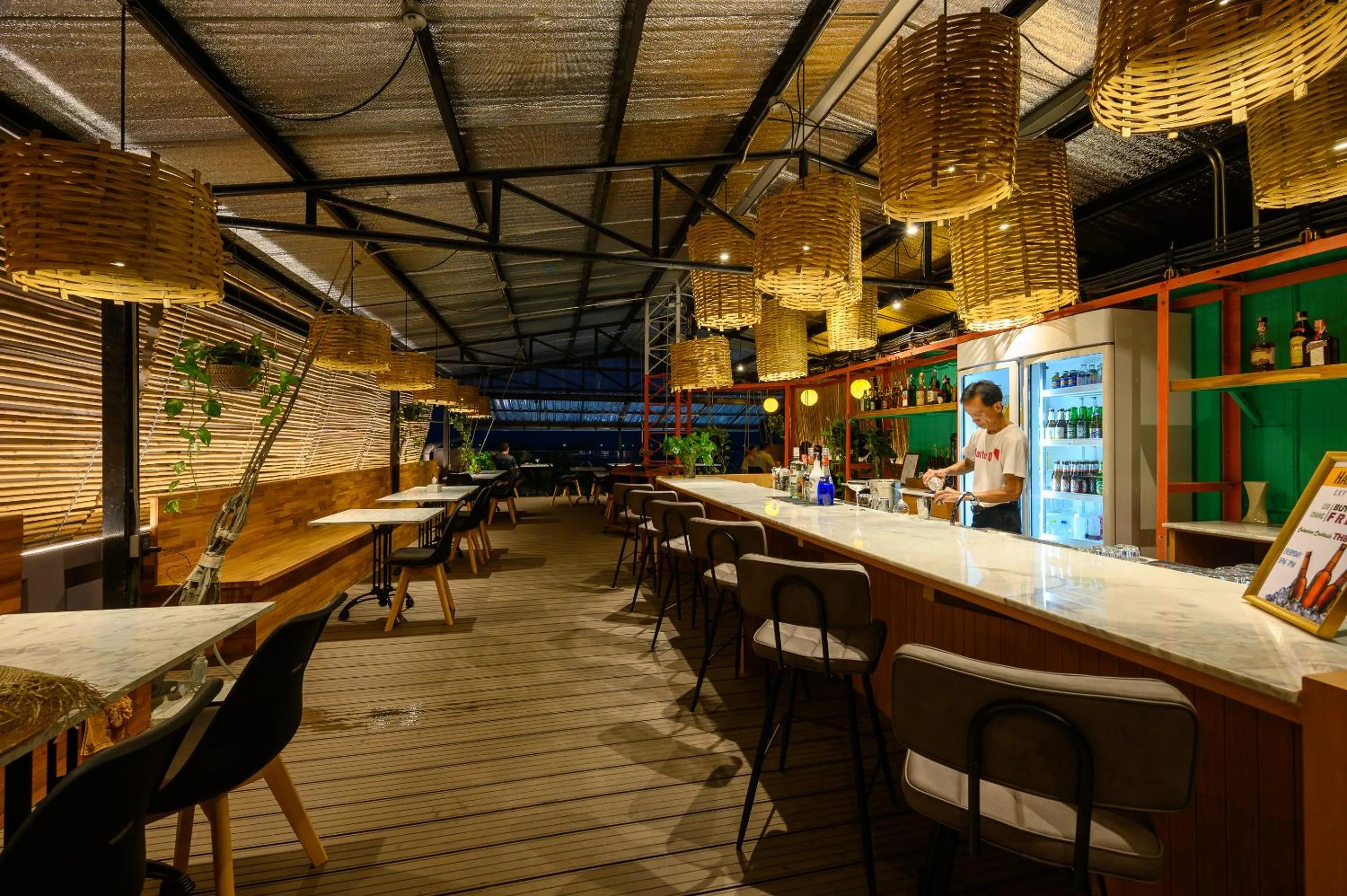 Restaurant/places to eat, Lounge/Bar in Quarter 09 Beach