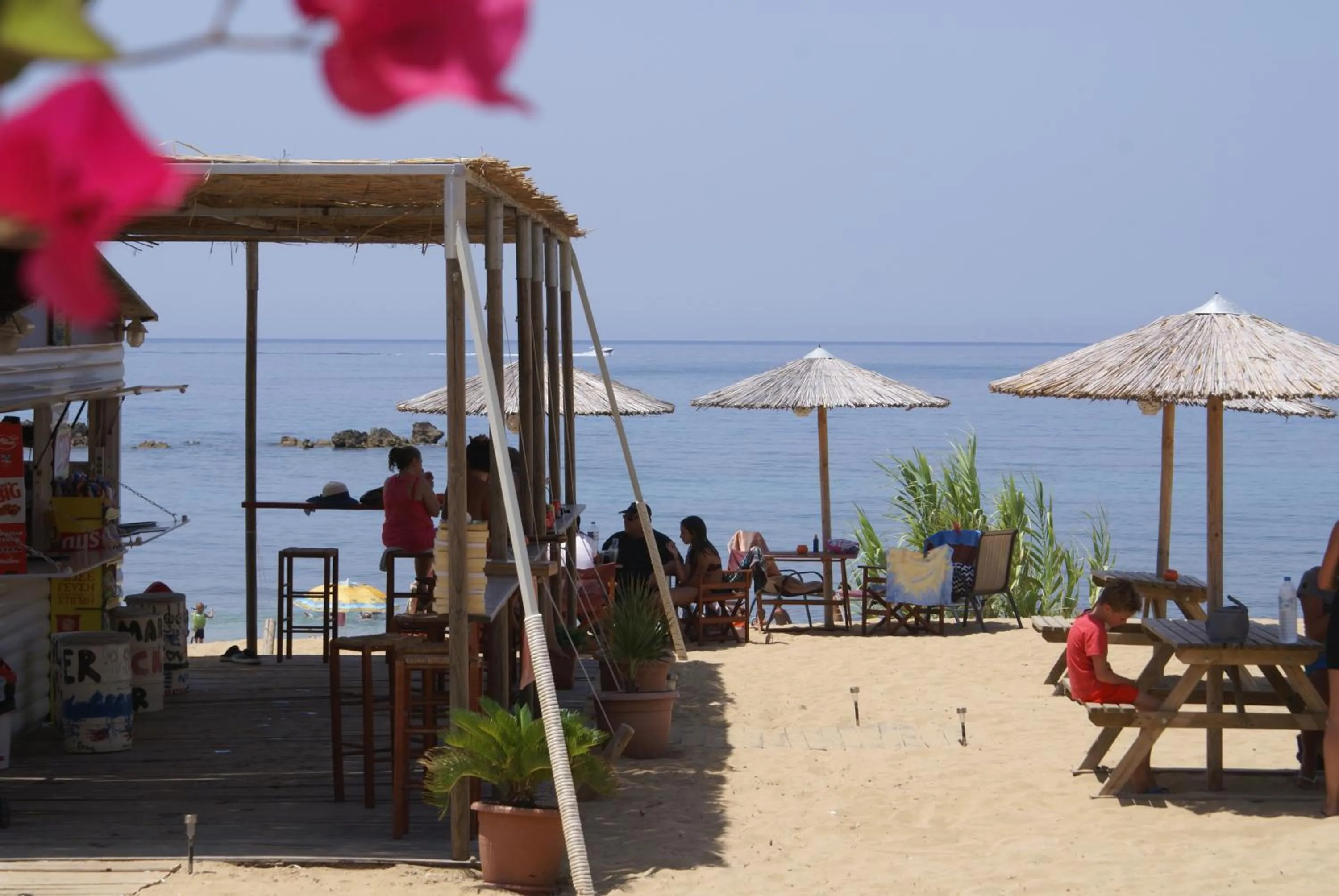 Restaurant/places to eat in Ammos Residence