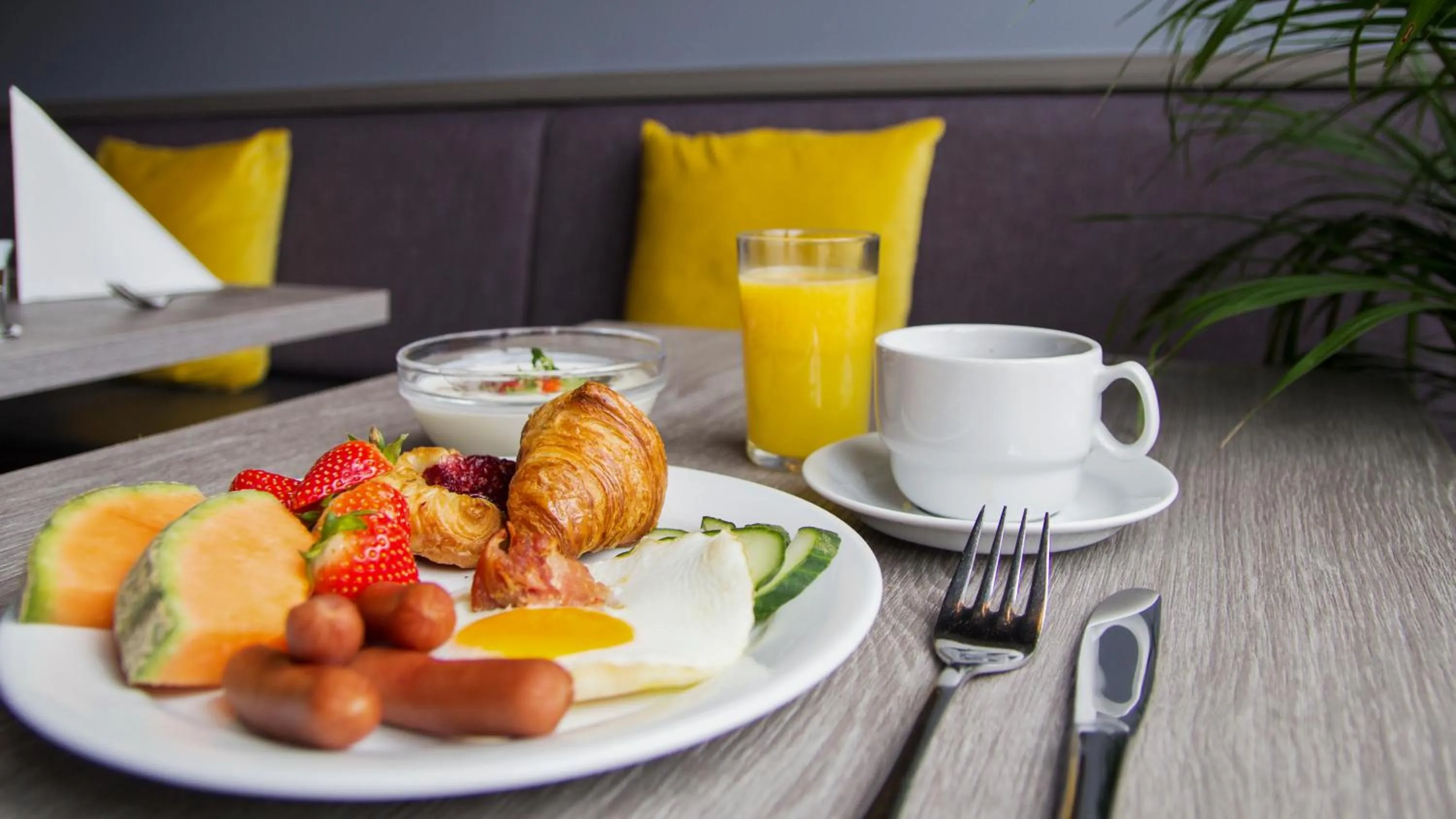 Breakfast in Thon PartnerHotel Horten