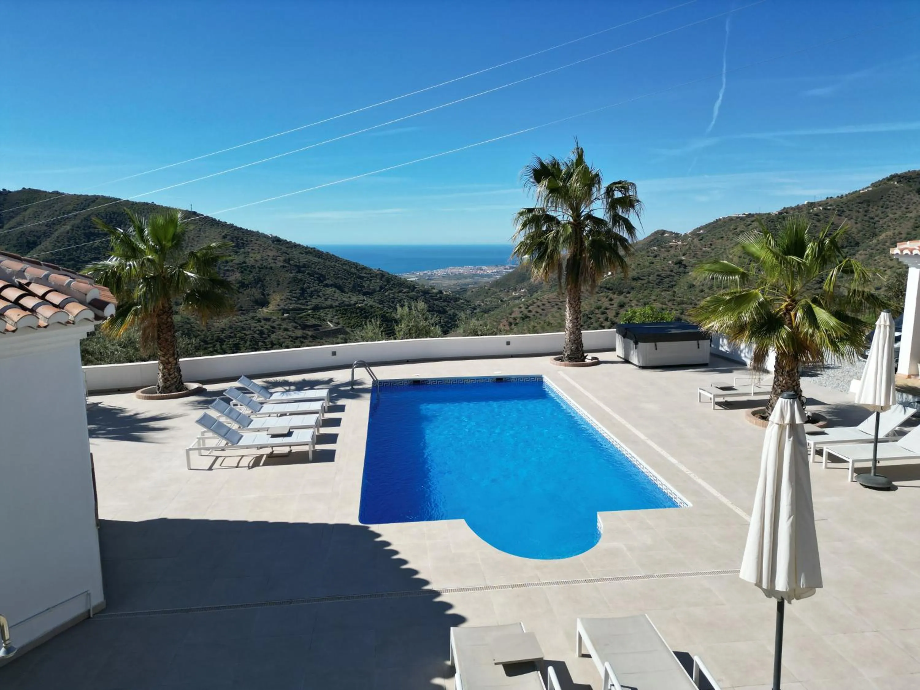 Swimming pool in B&B Casa Pura Vista