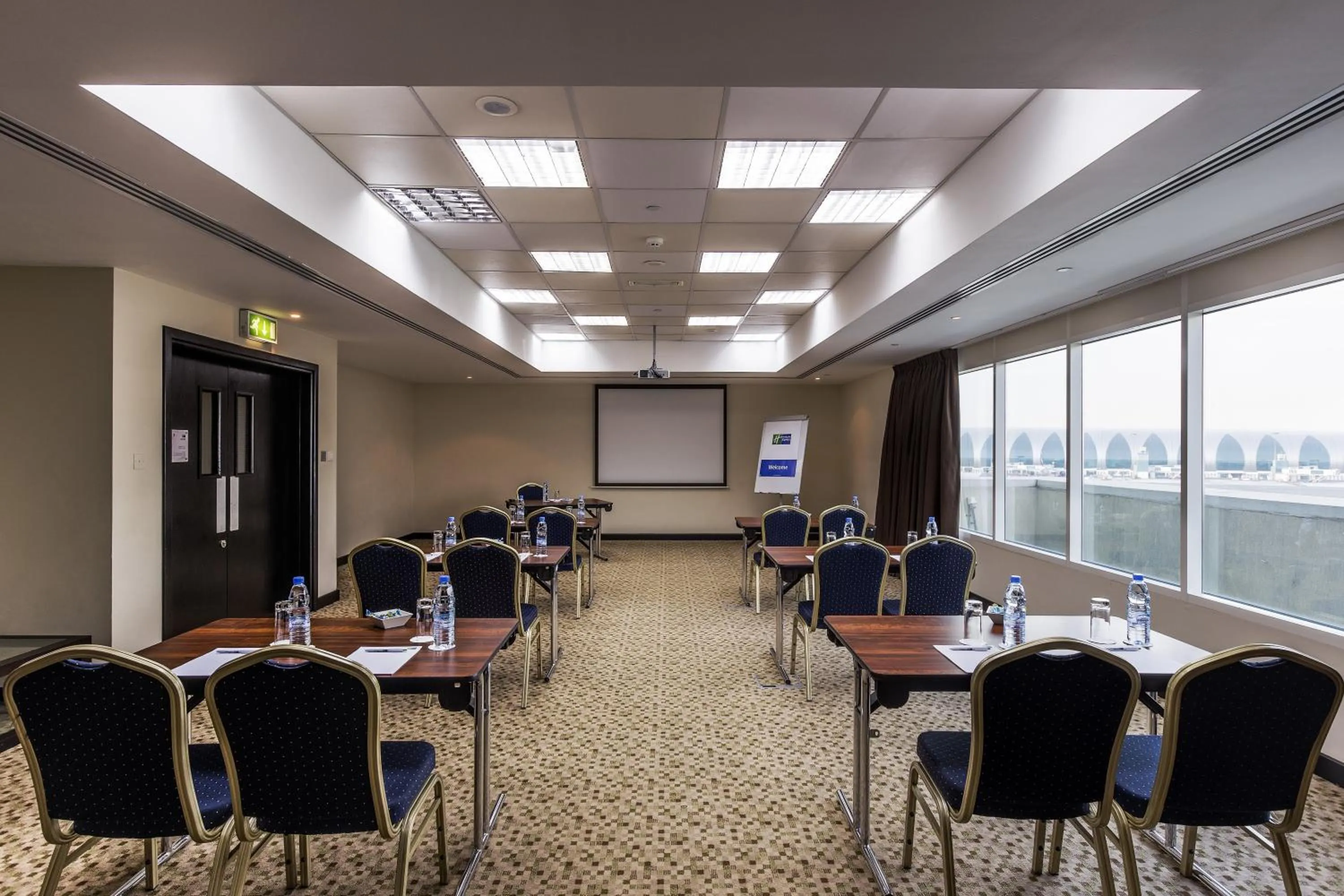 Meeting/conference room in Holiday Inn Express Dubai Airport by IHG