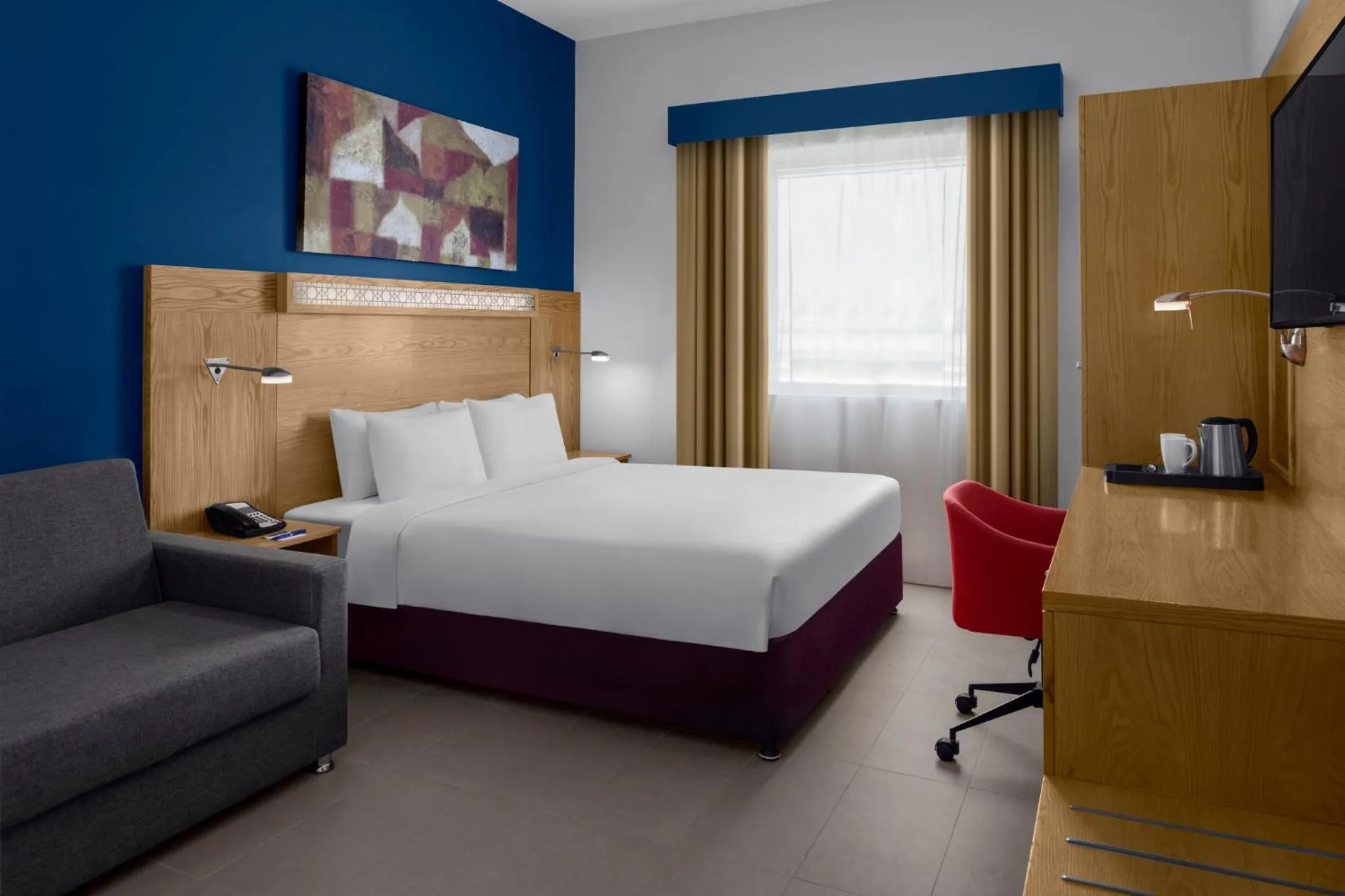 Photo of the whole room, Bed in Holiday Inn Express Dubai Airport by IHG