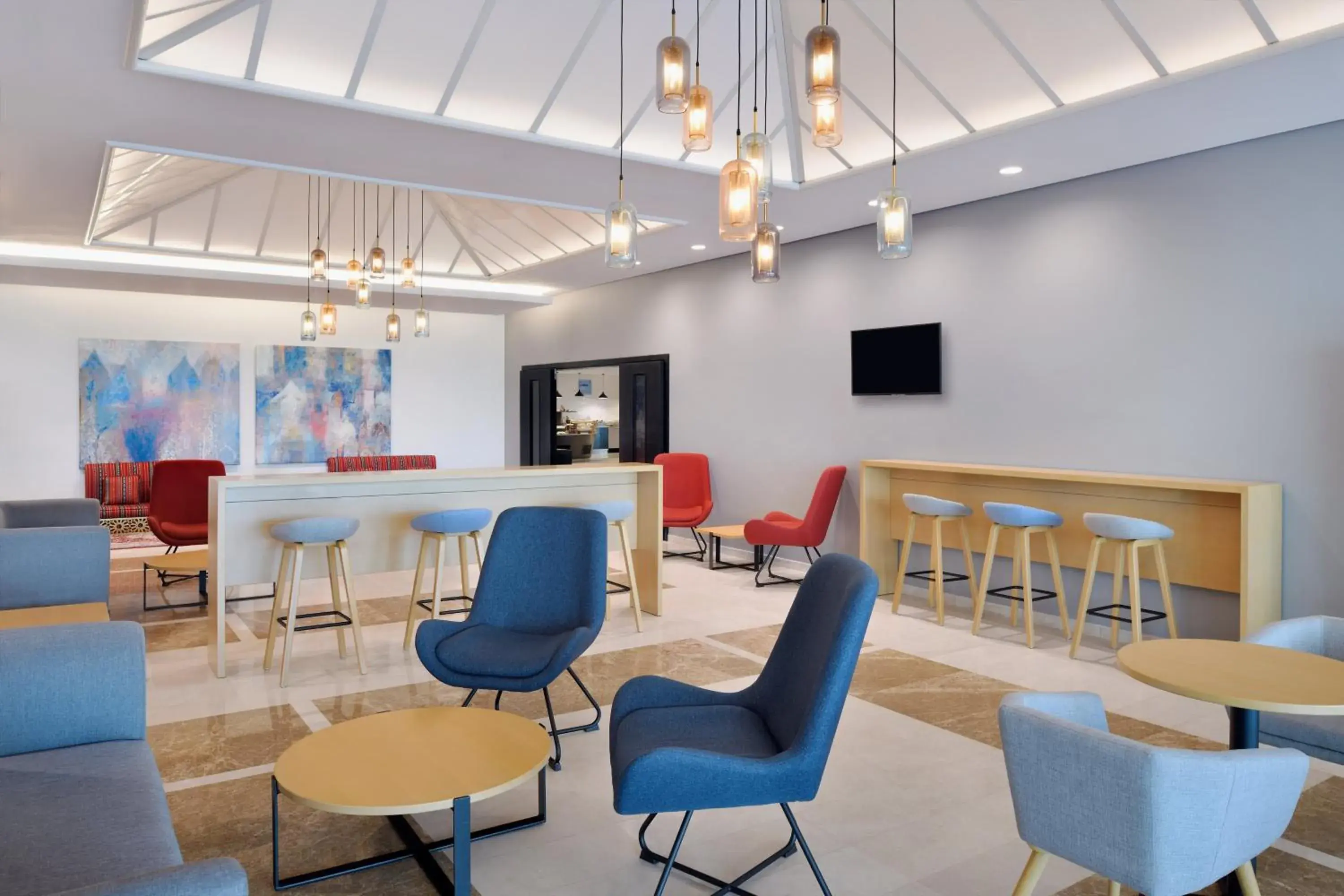 Property building in Holiday Inn Express Dubai Airport by IHG Property building in Holiday Inn Express Dubai Airport by IHG