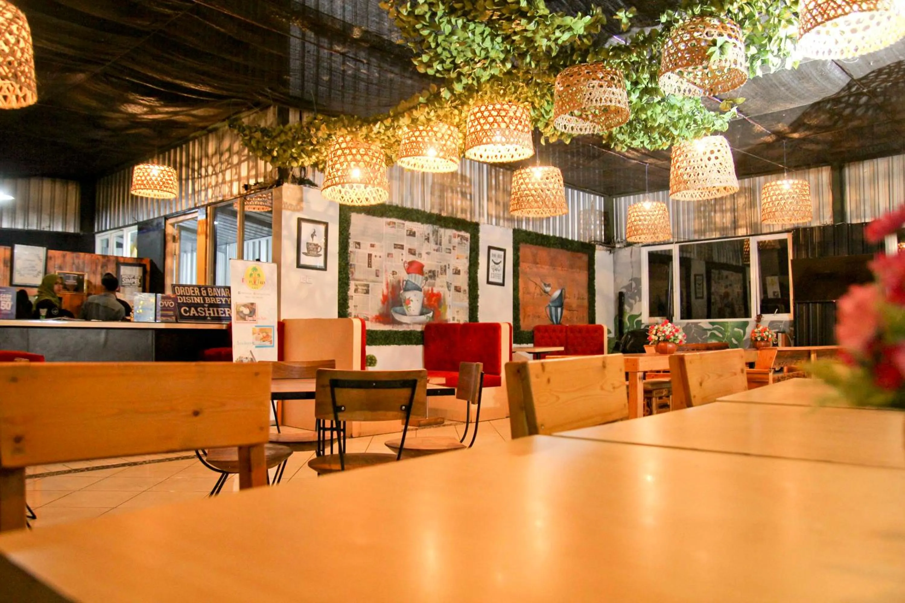 Restaurant/places to eat in Batuque Town Villa