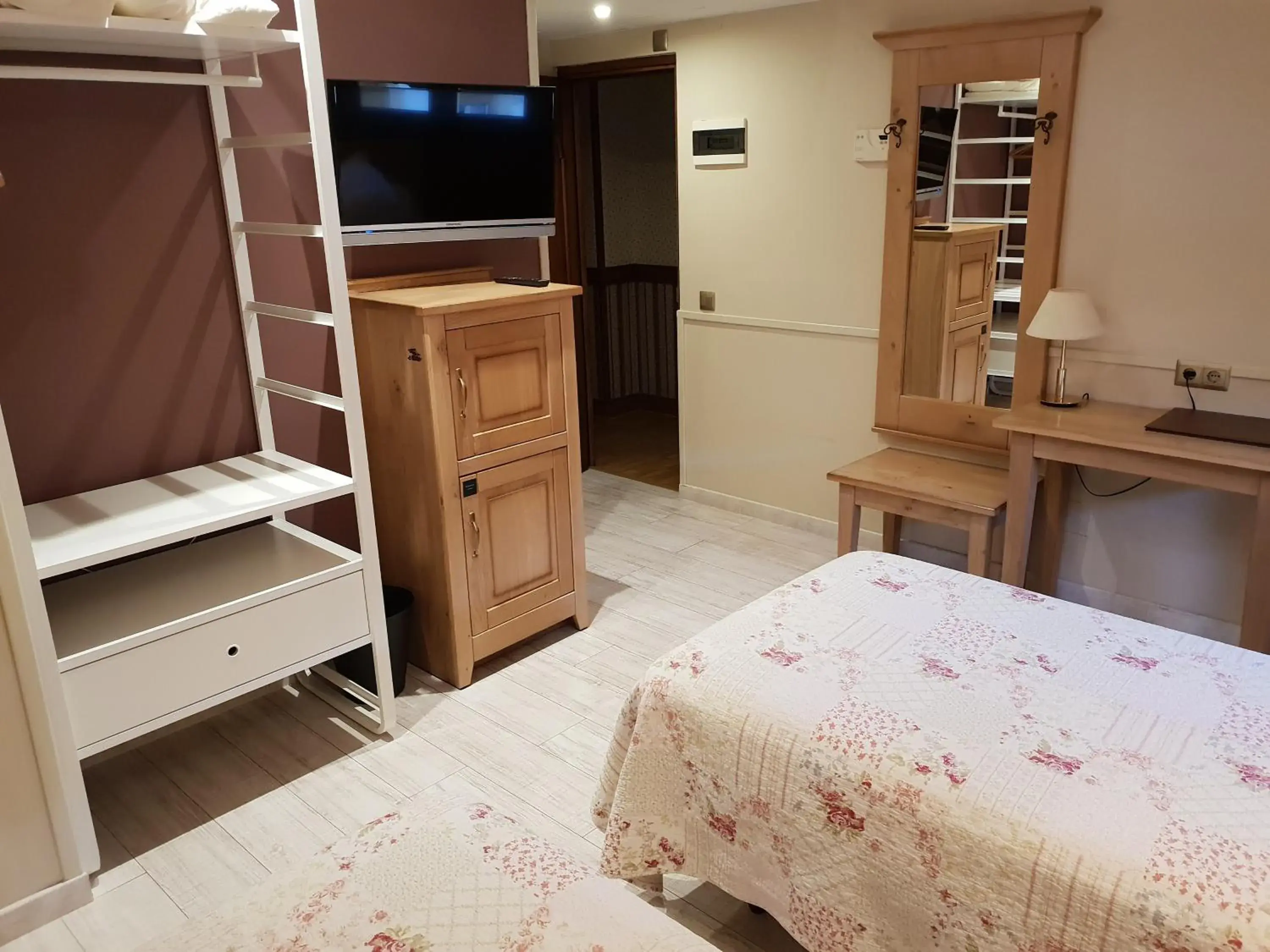 Double or Twin Room (2 Adults + 1 Child) in Hotel Alda A Boira Double or Twin Room (2 Adults + 1 Child) in Hotel Alda A Boira