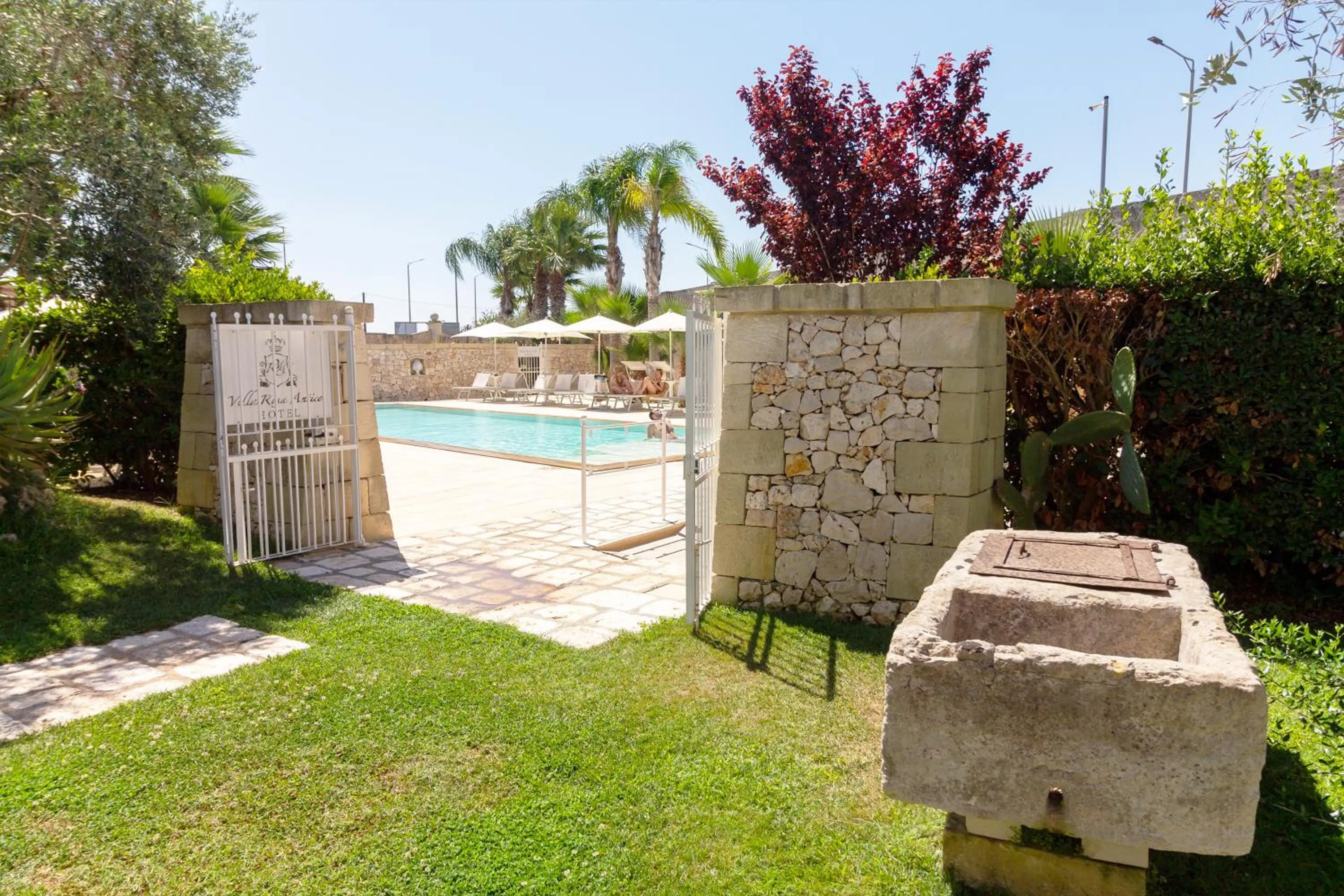 Swimming pool in Villa Rosa Antico Dimora Storica