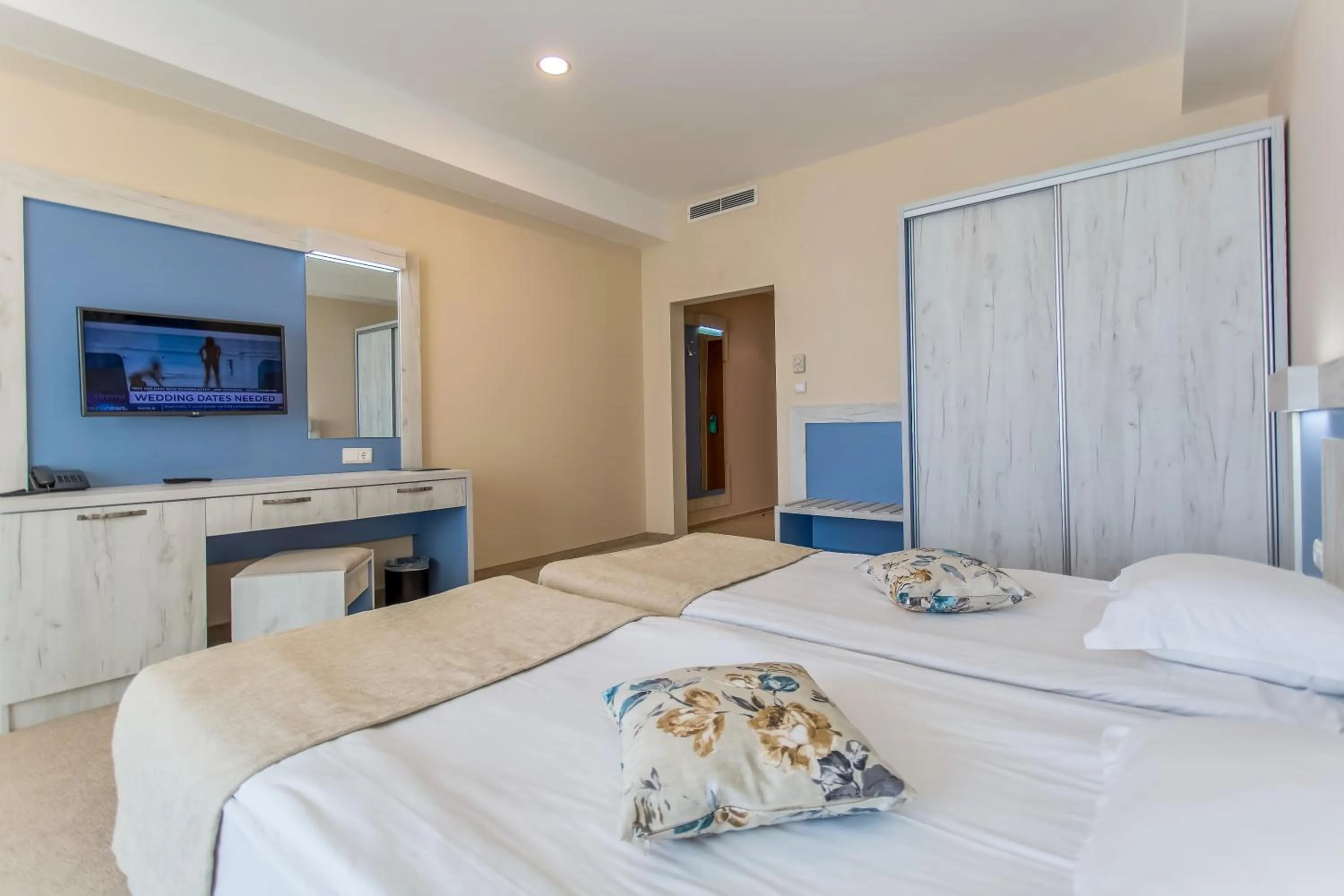Bed in DIT Evrika Beach Club Hotel - All Inclusive