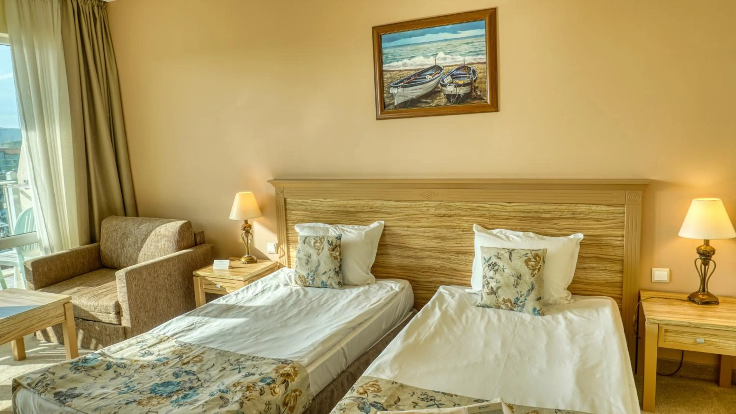 Bed in DIT Evrika Beach Club Hotel - All Inclusive