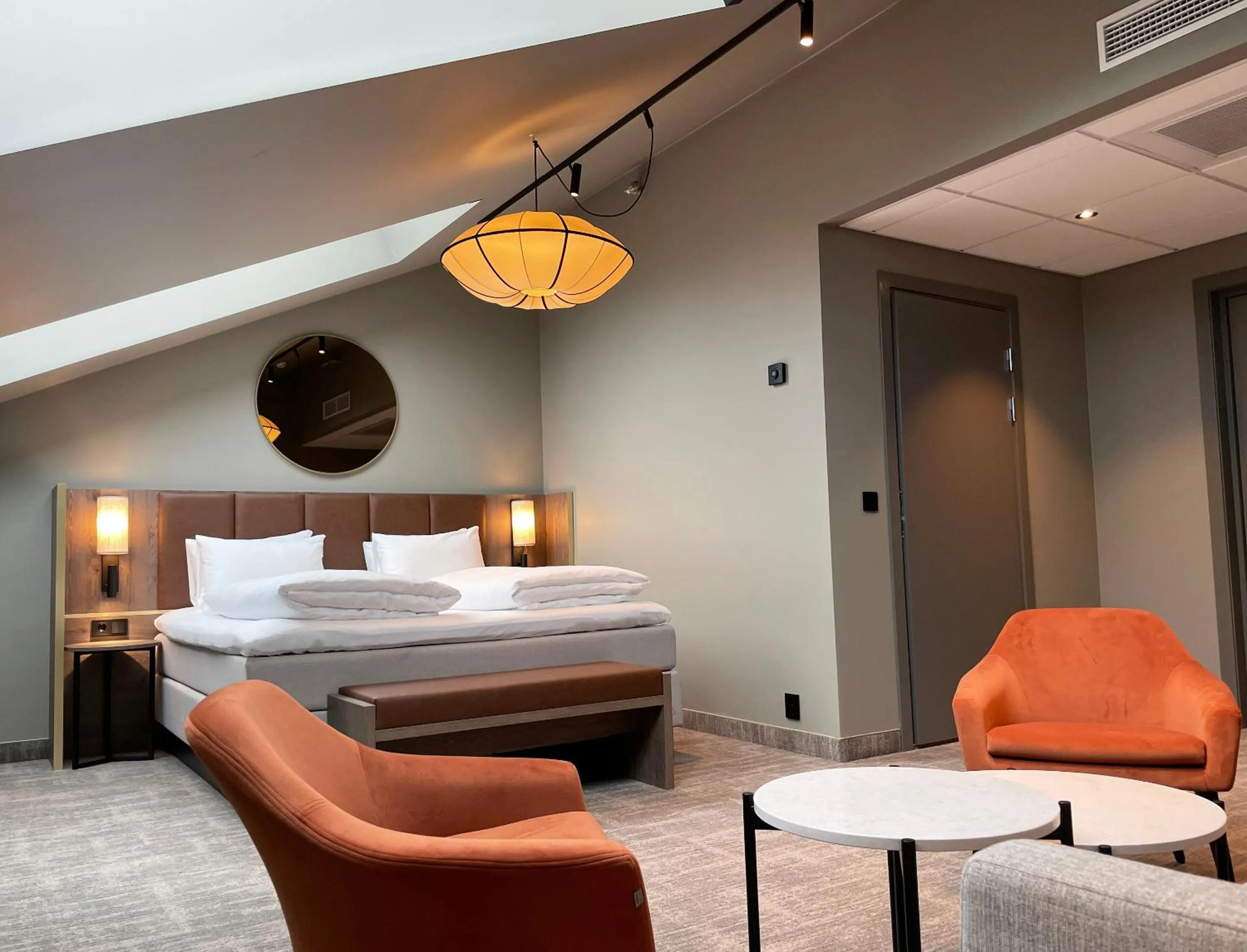 Bedroom, Bed in Karl Johan Hotel