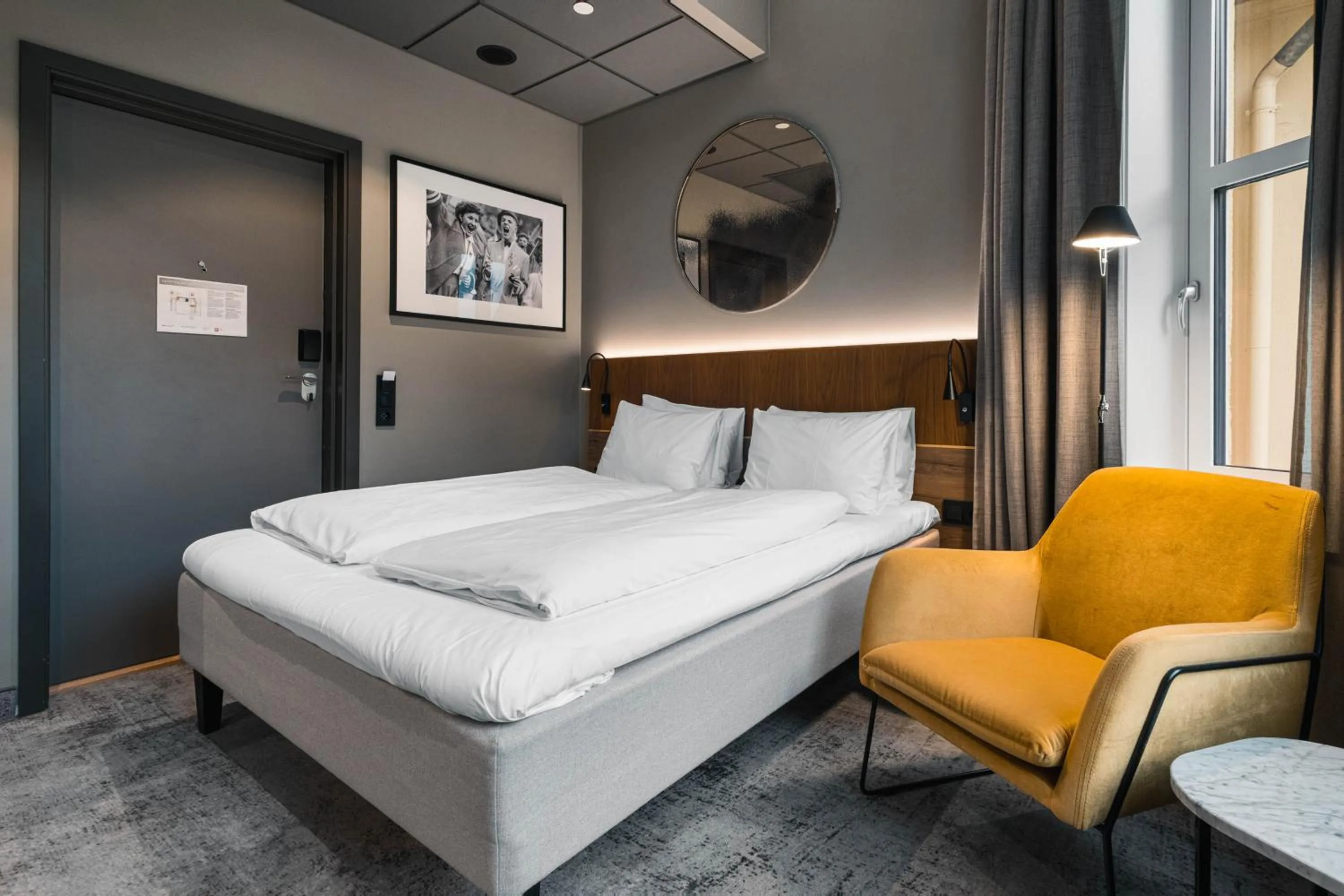 Bedroom, Bed in Karl Johan Hotel