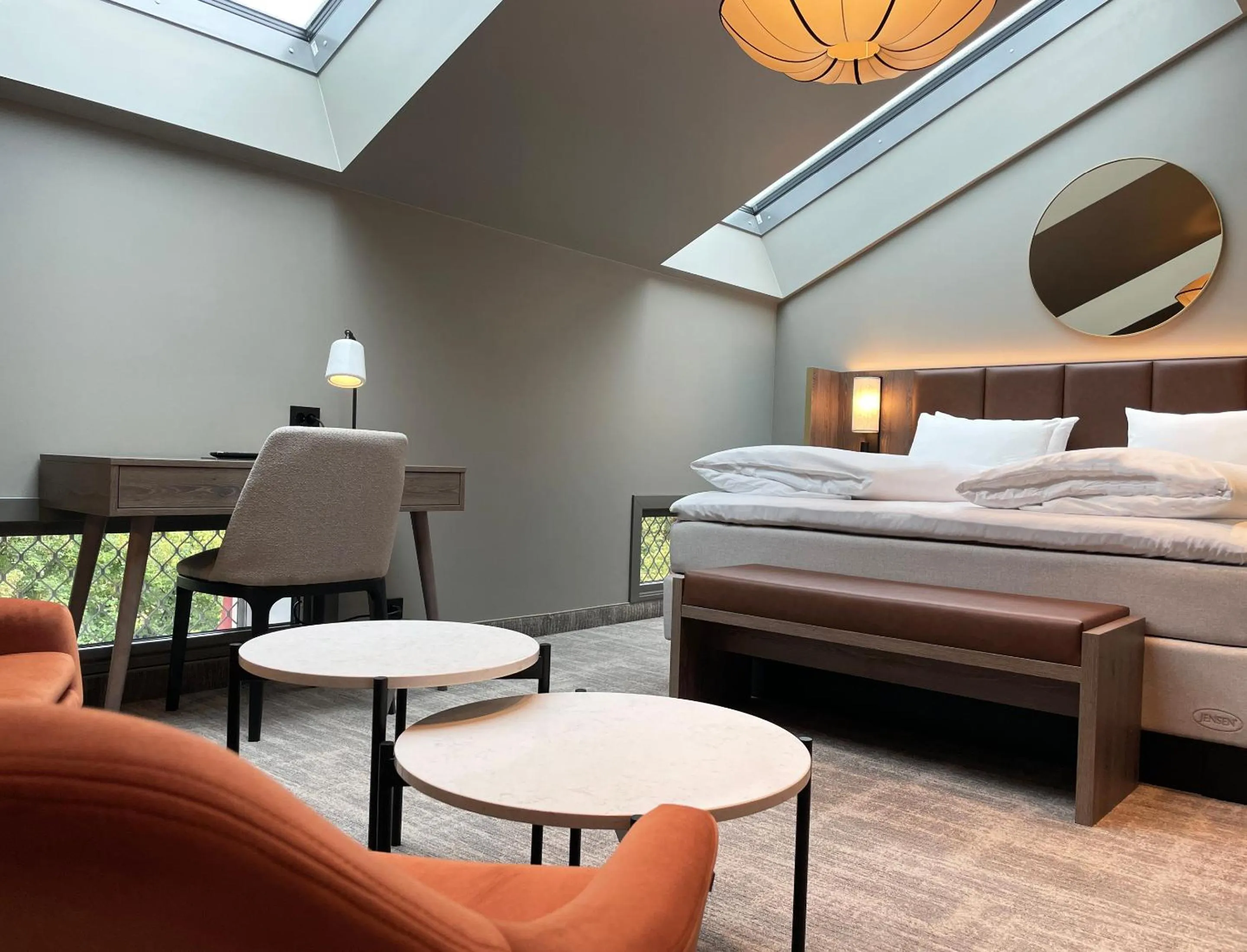 Bedroom, Bed in Karl Johan Hotel