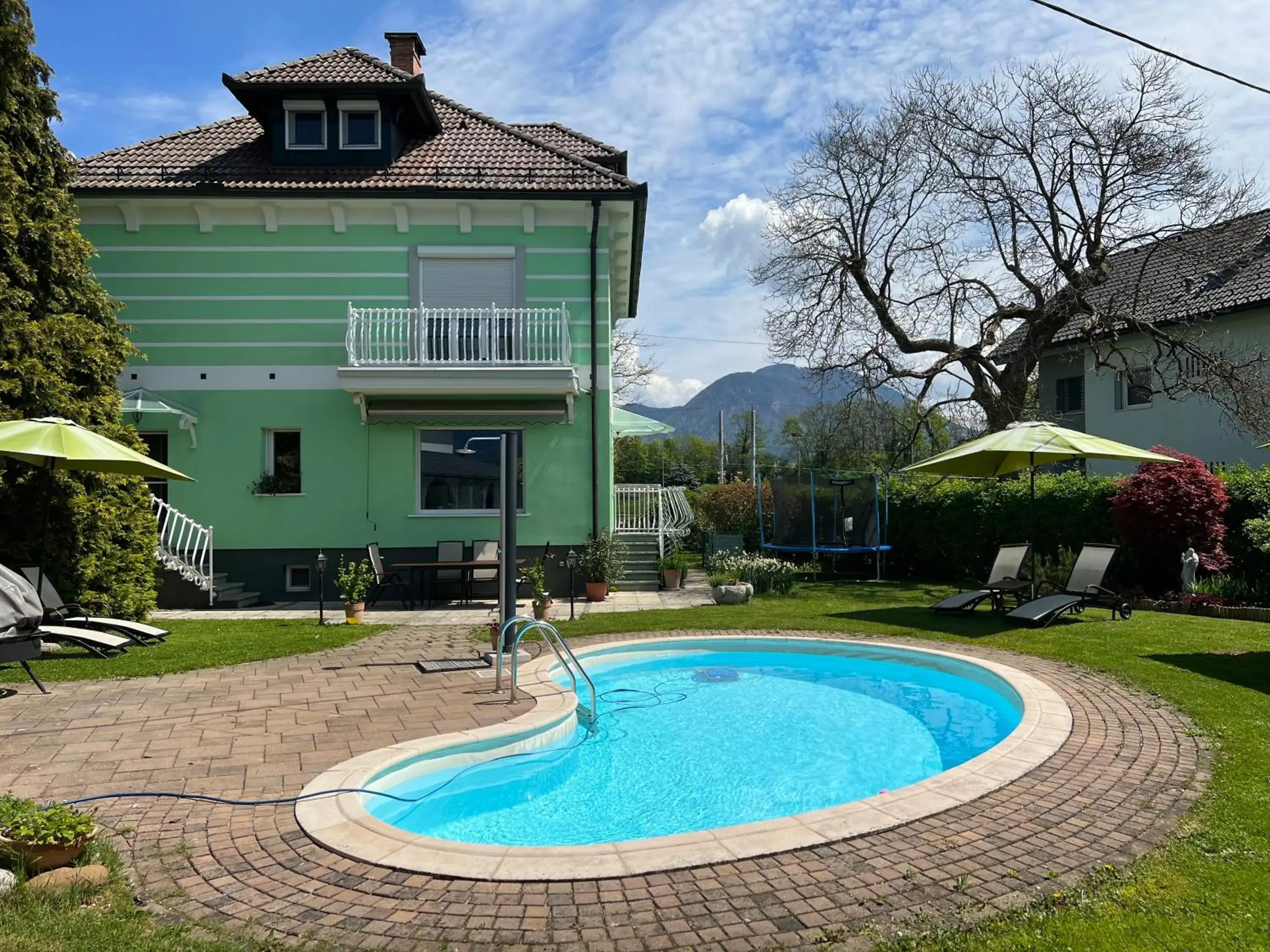 Vila Lesce with heated outdoor pool Vila Lesce with heated outdoor pool
