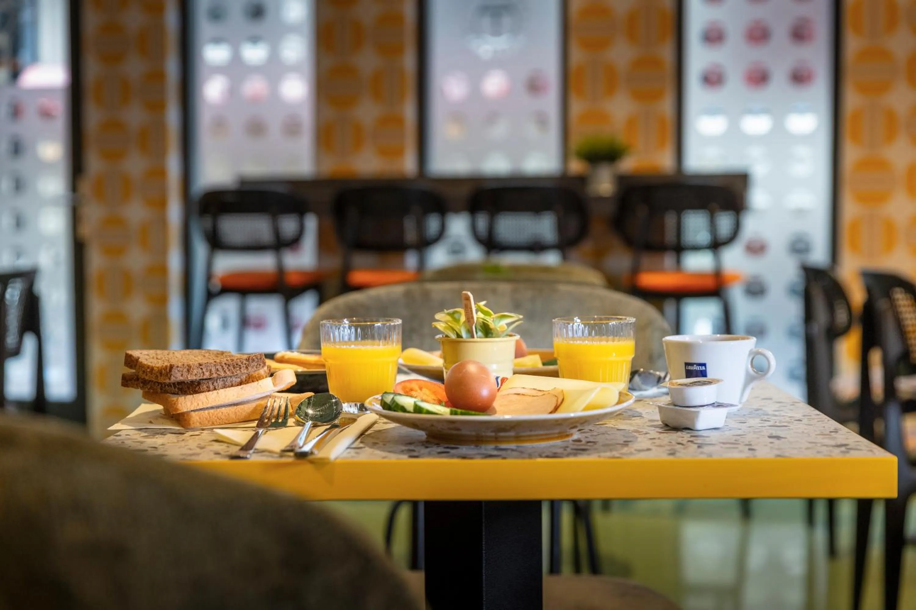 Tourist Inn One Amsterdam