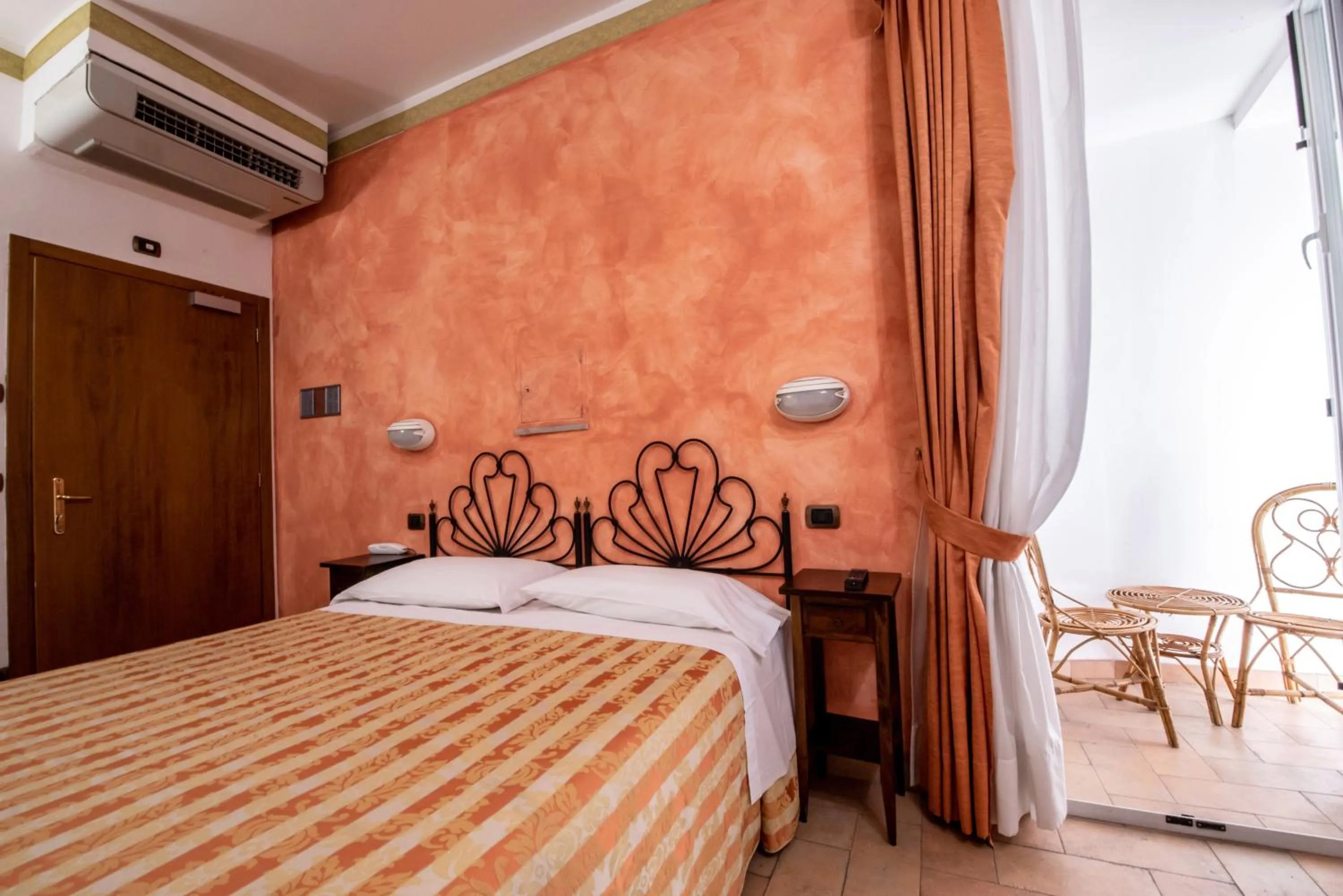 Bedroom, Bed in Hotel Sole