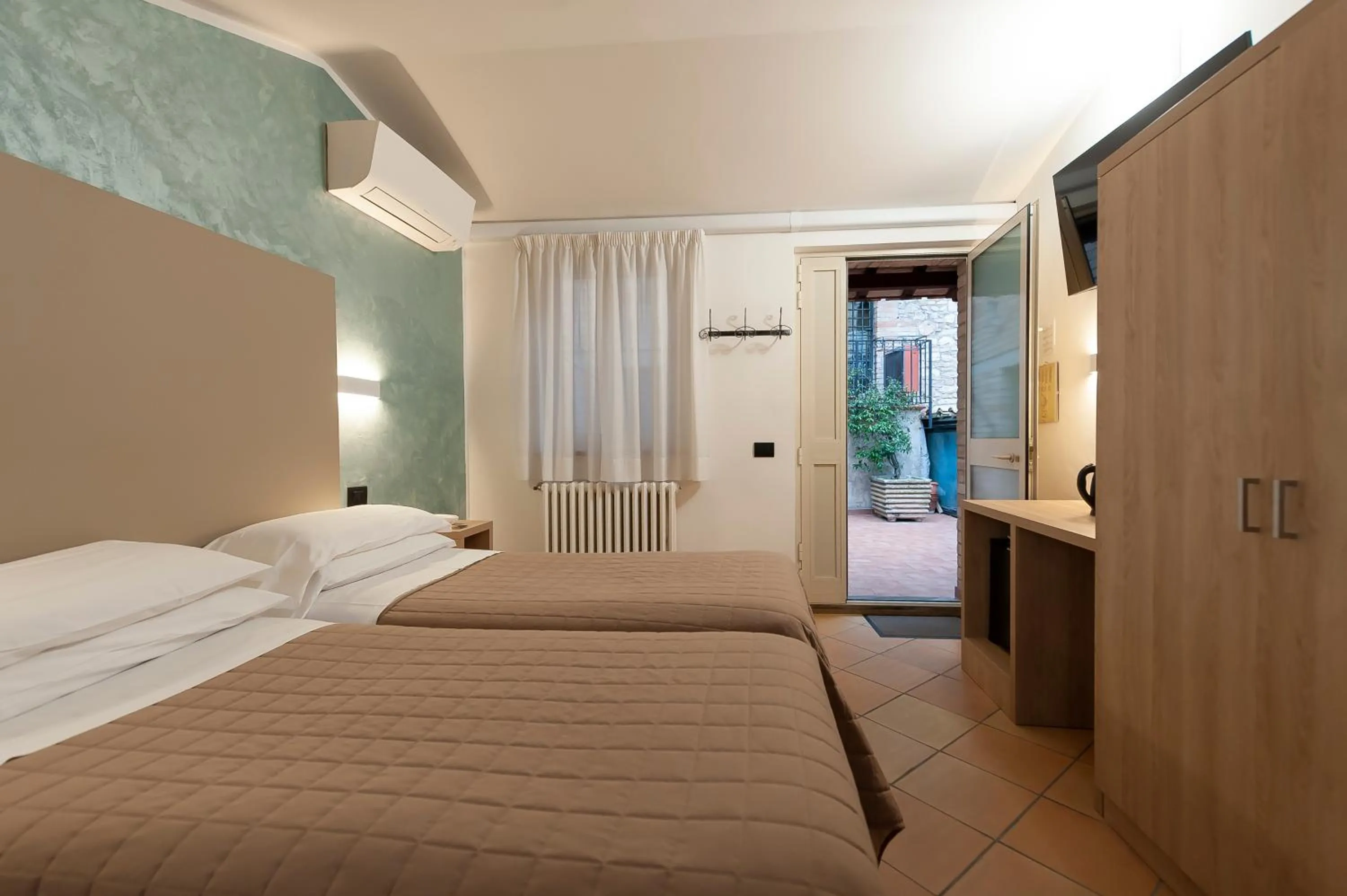 Bedroom, Bed in Hotel Sole