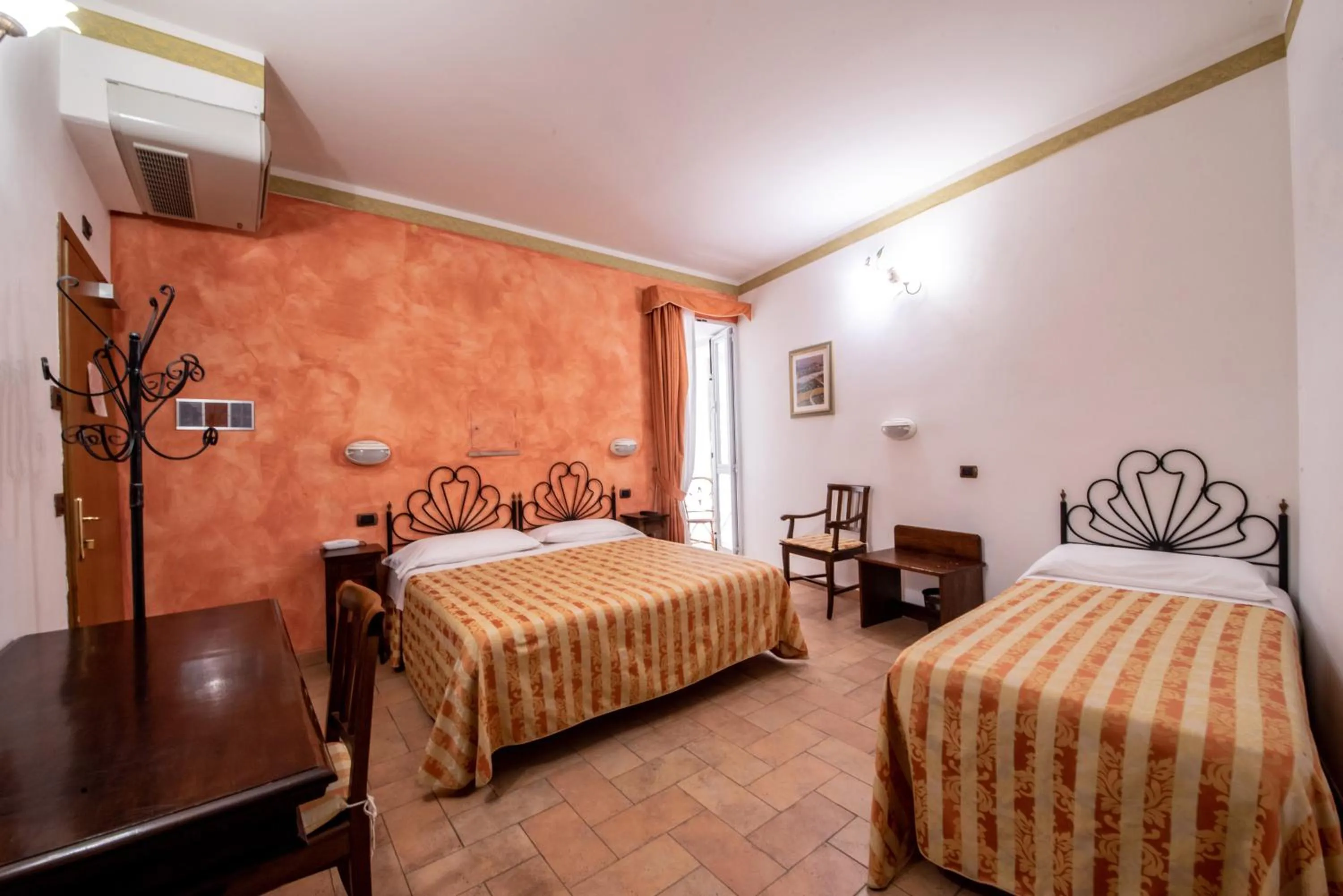 Bedroom, Bed in Hotel Sole