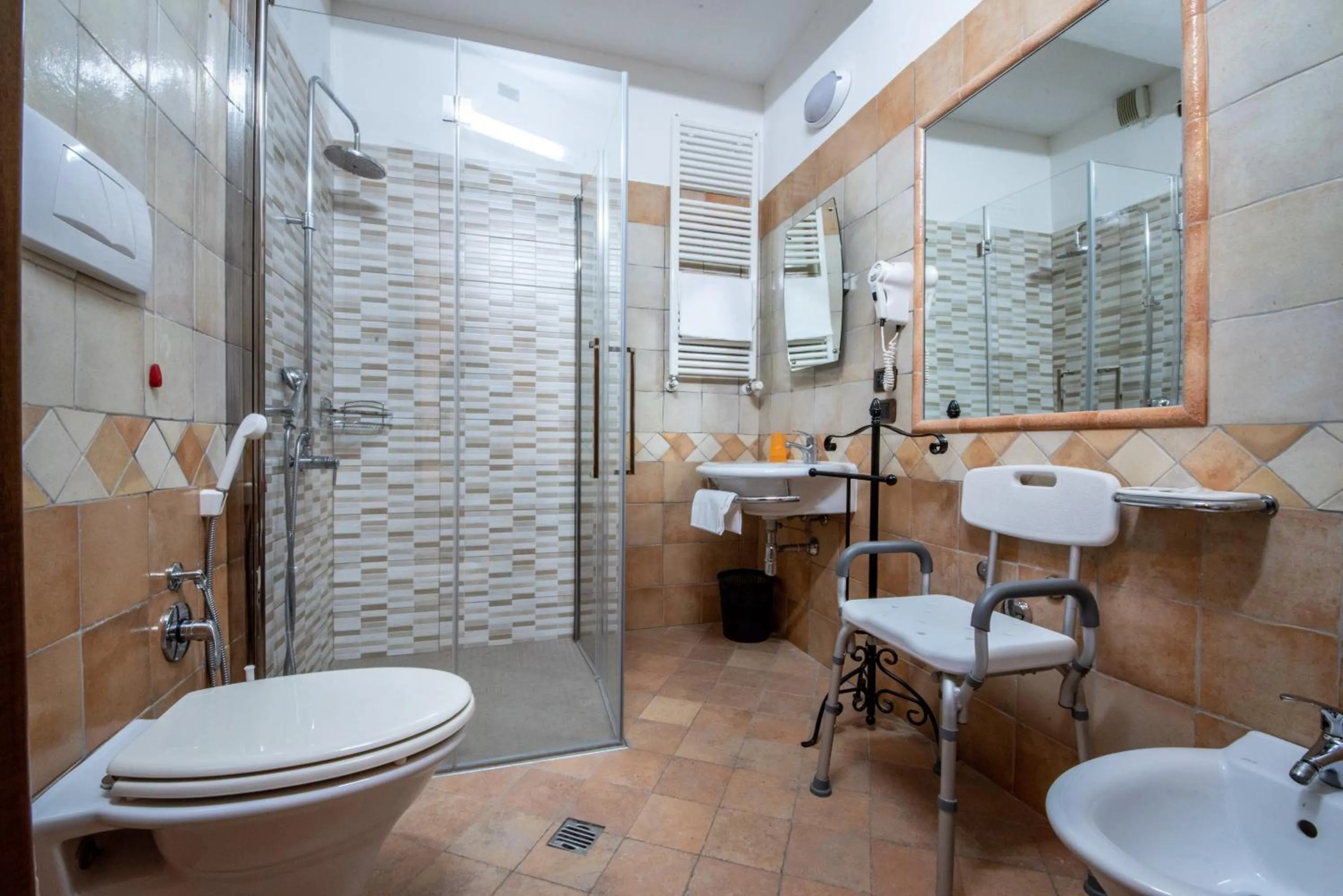 Shower in Hotel Sole