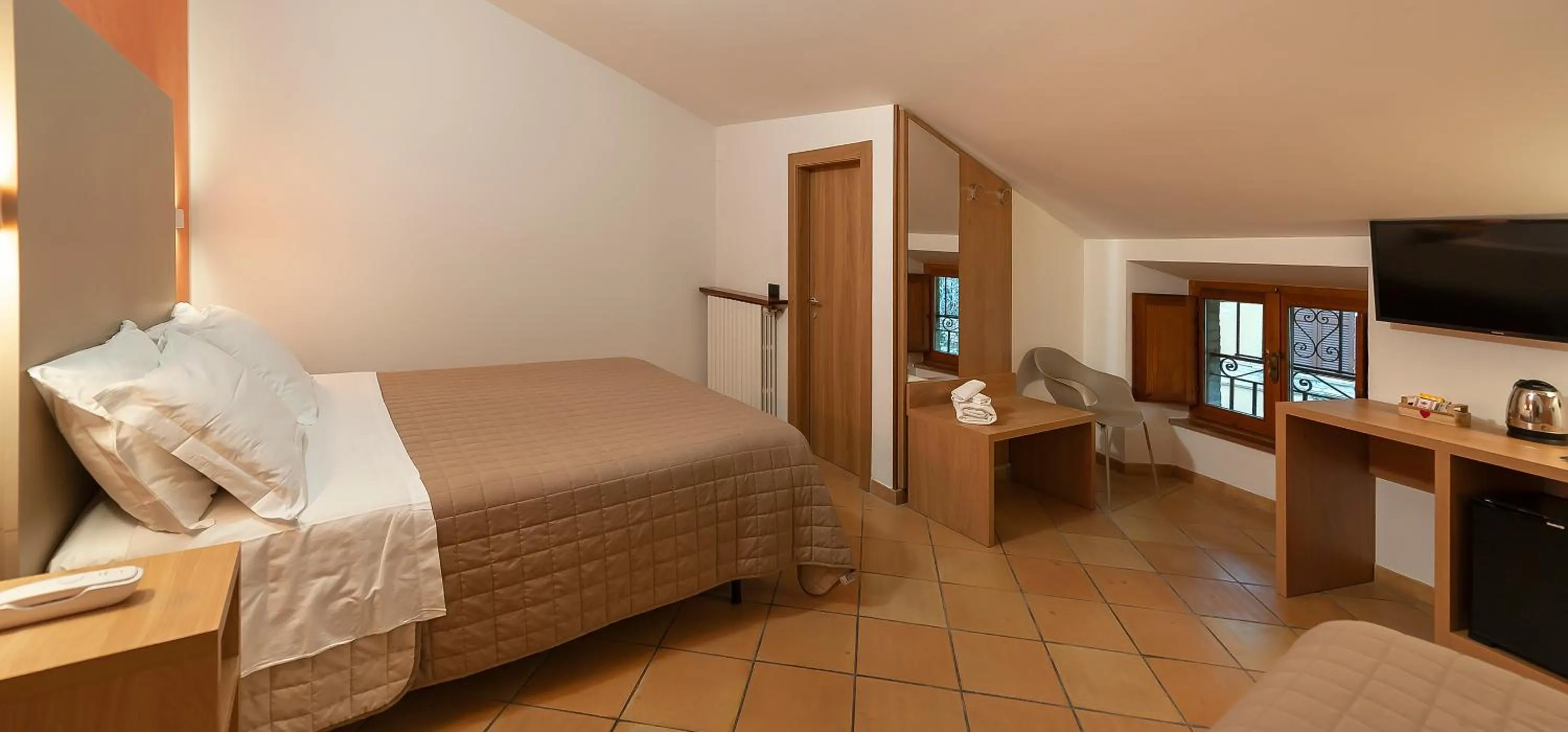 Bedroom, Bed in Hotel Sole