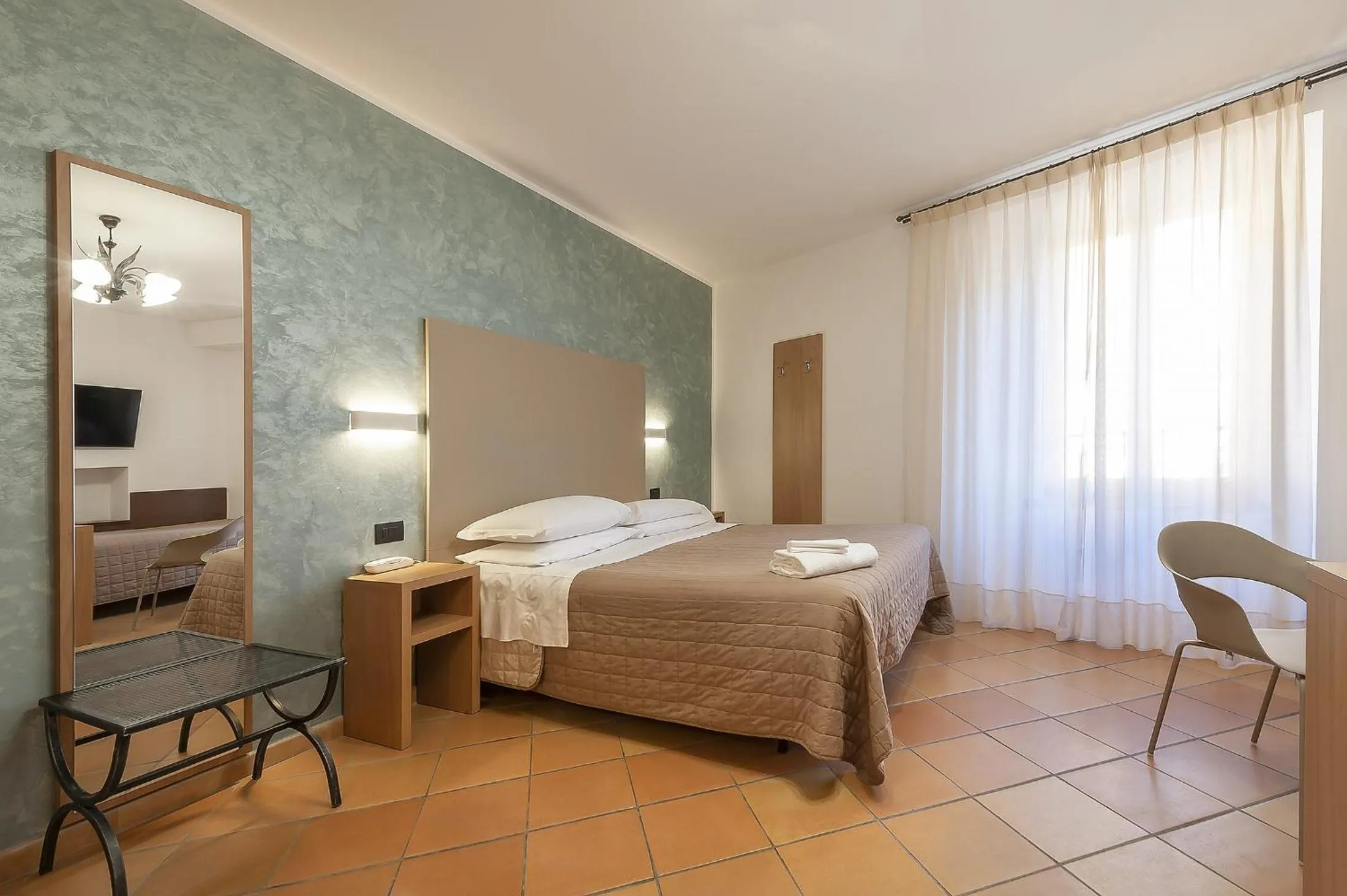 Bedroom, Bed in Hotel Sole