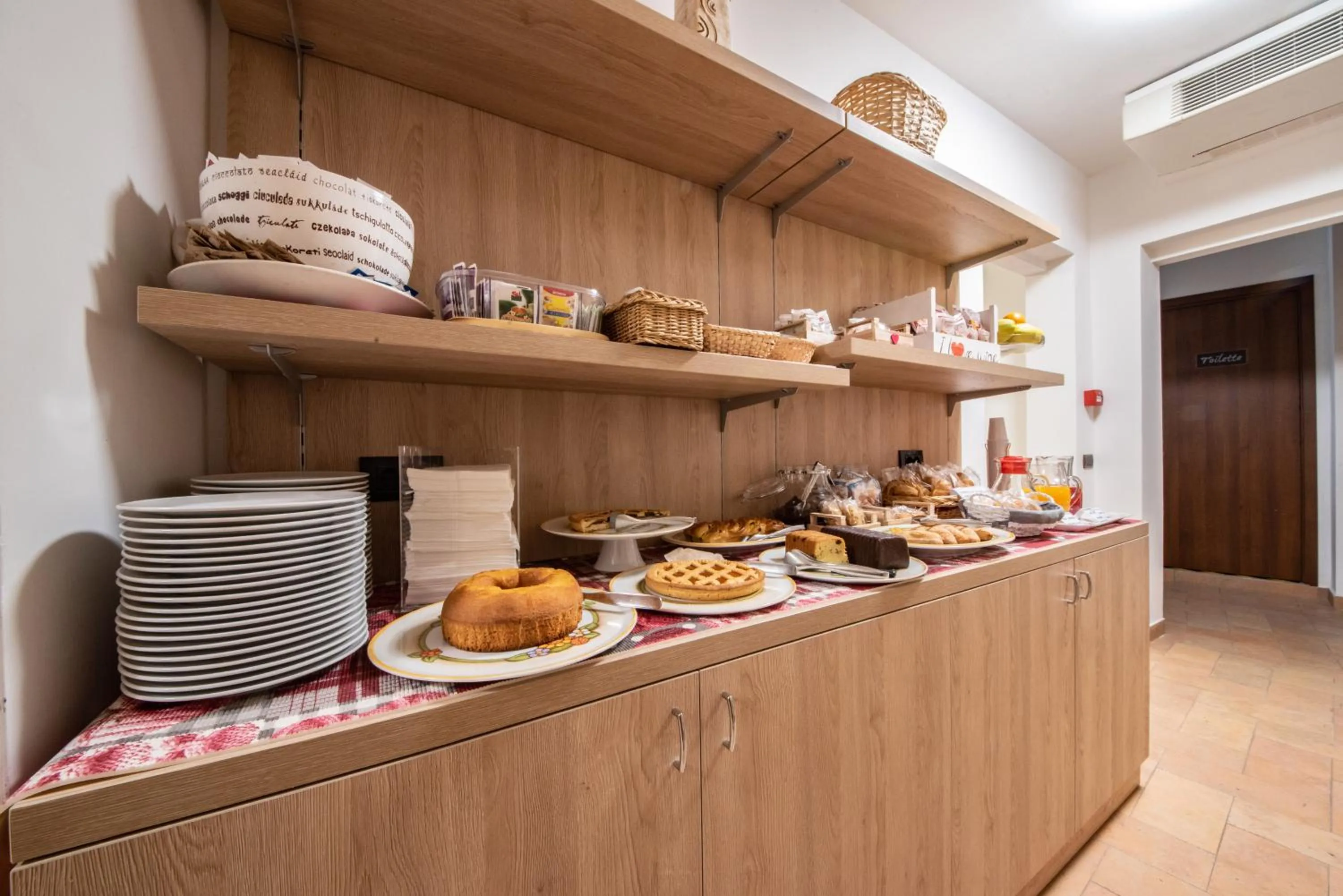 Buffet breakfast in Hotel Sole